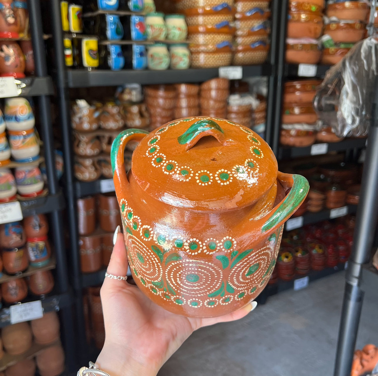 Maceta pequeña de cerámica mexicana
