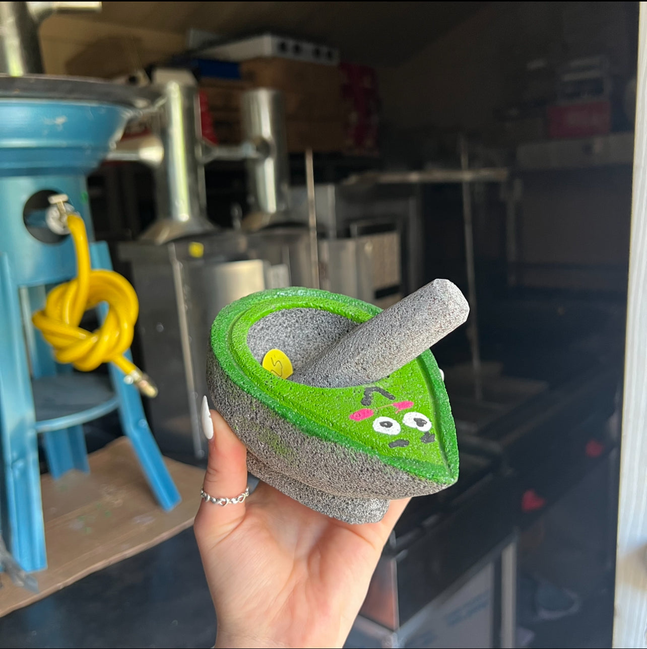 Molcajete de Aguacate Pequeño 100% Volcánico