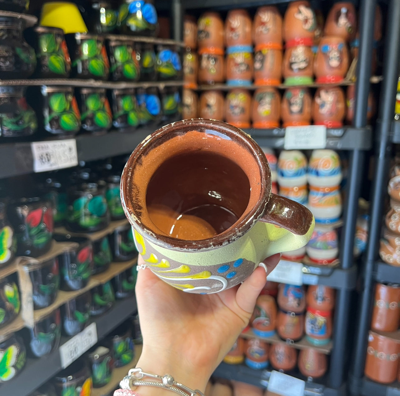 Taza de Barro Engobe Amarillo Polen