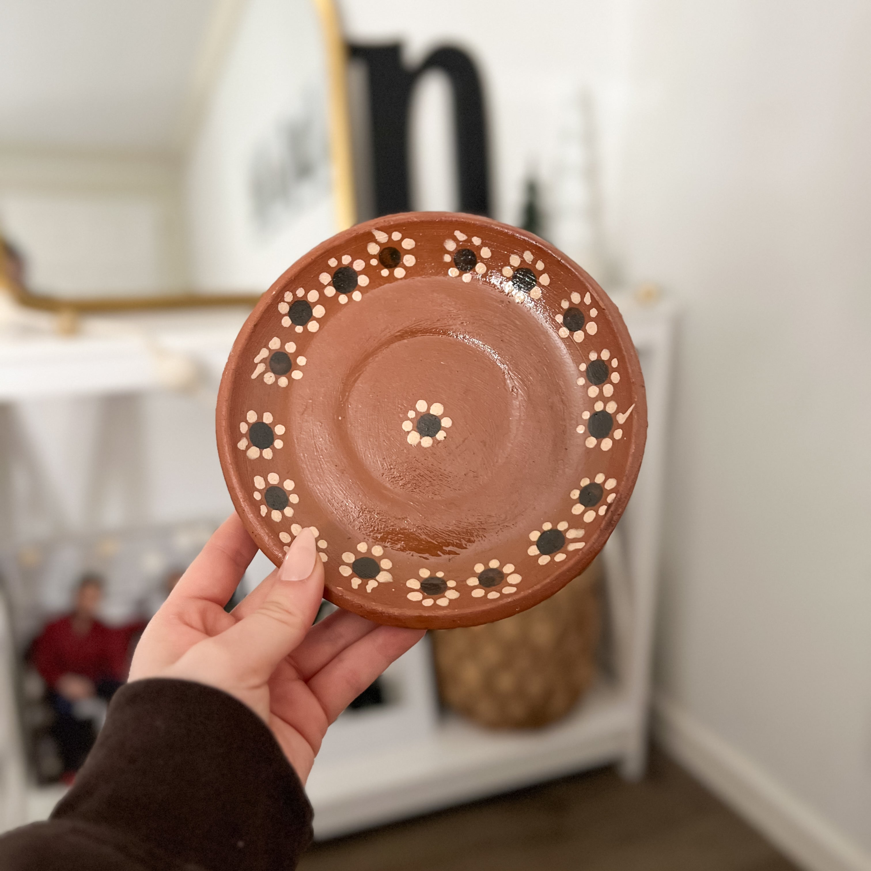 Platos de cerámica redondos tradicionales