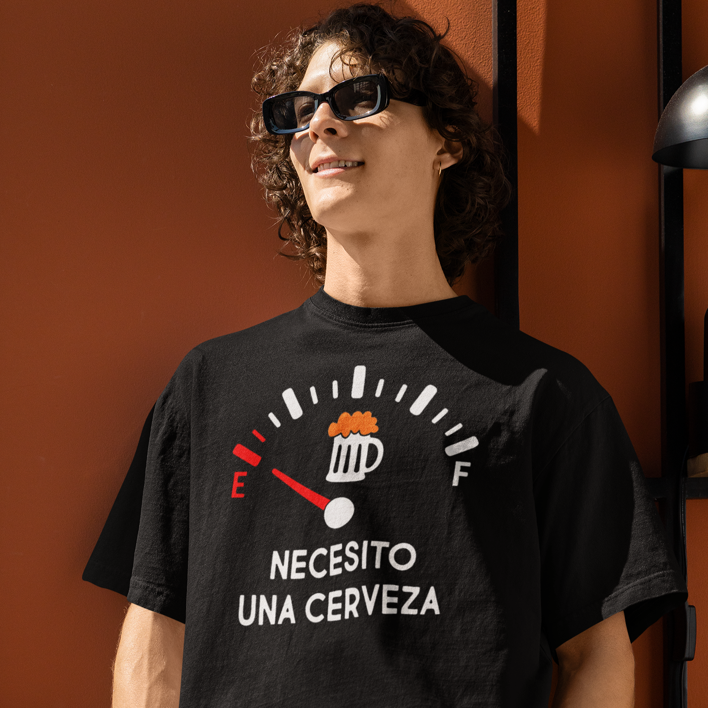 Camiseta sin mangas Necesito Una Cerveza en E | Necesito Una Cerveza, Tanque de Gas Vacío No Lleno, Camisetas divertidas de memes latinos | Unisex - 3 colores