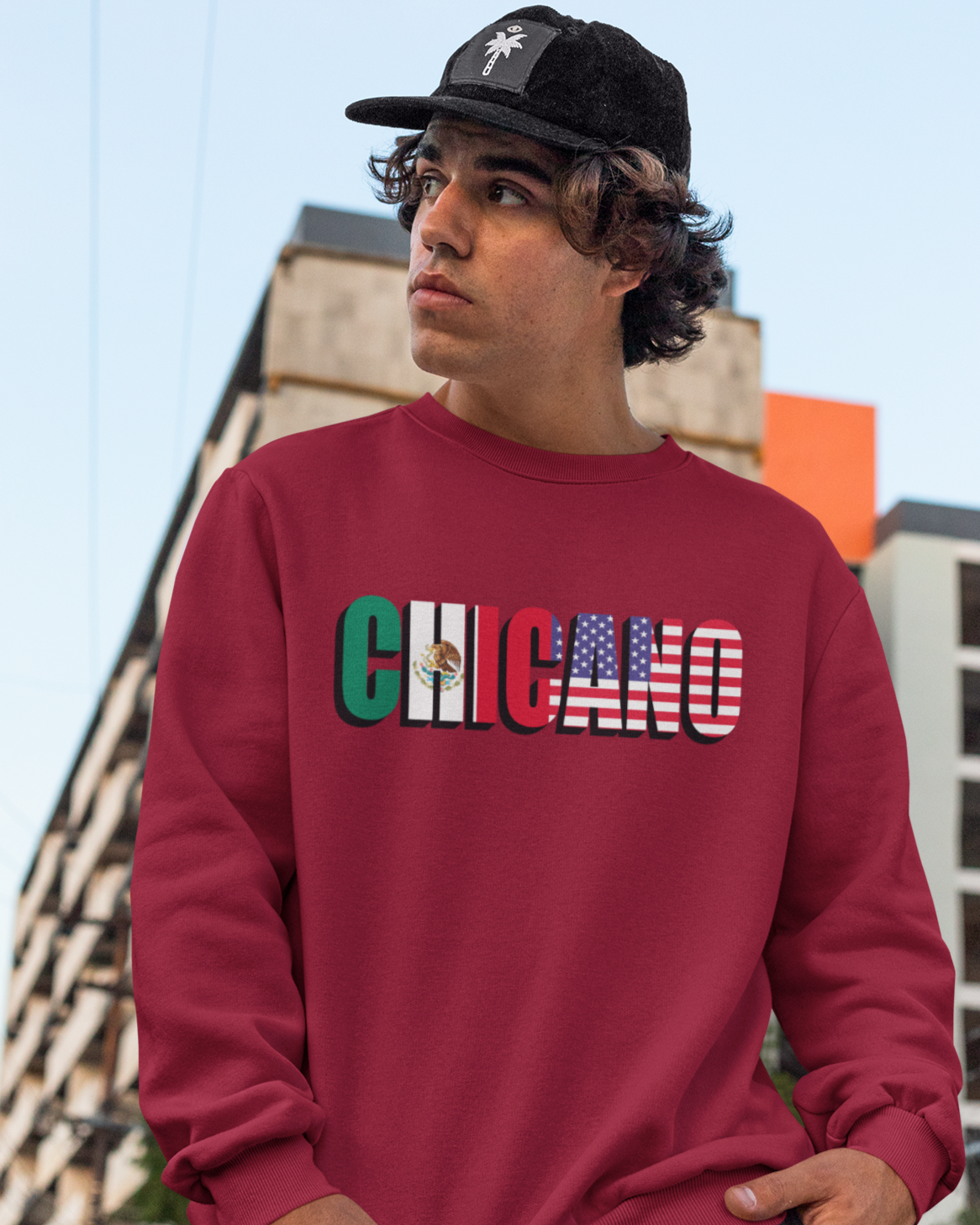 Suéter con cuello redondo y forro polar con la bandera de CHICANO México y EE. UU. | 4 de Julio | Latino viral divertido