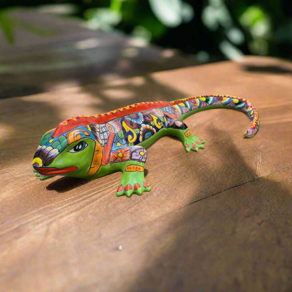 Estatua de Iguana XL Talavera | Arte de Cerámica Mexicana Pintado a Mano