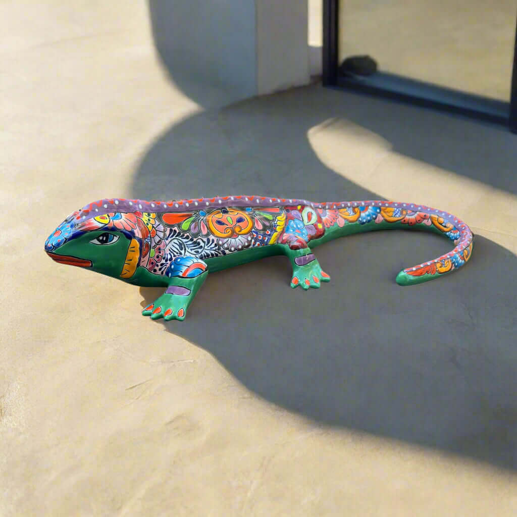 Estatua de Iguana XL Talavera | Arte de Cerámica Mexicana Pintado a Mano