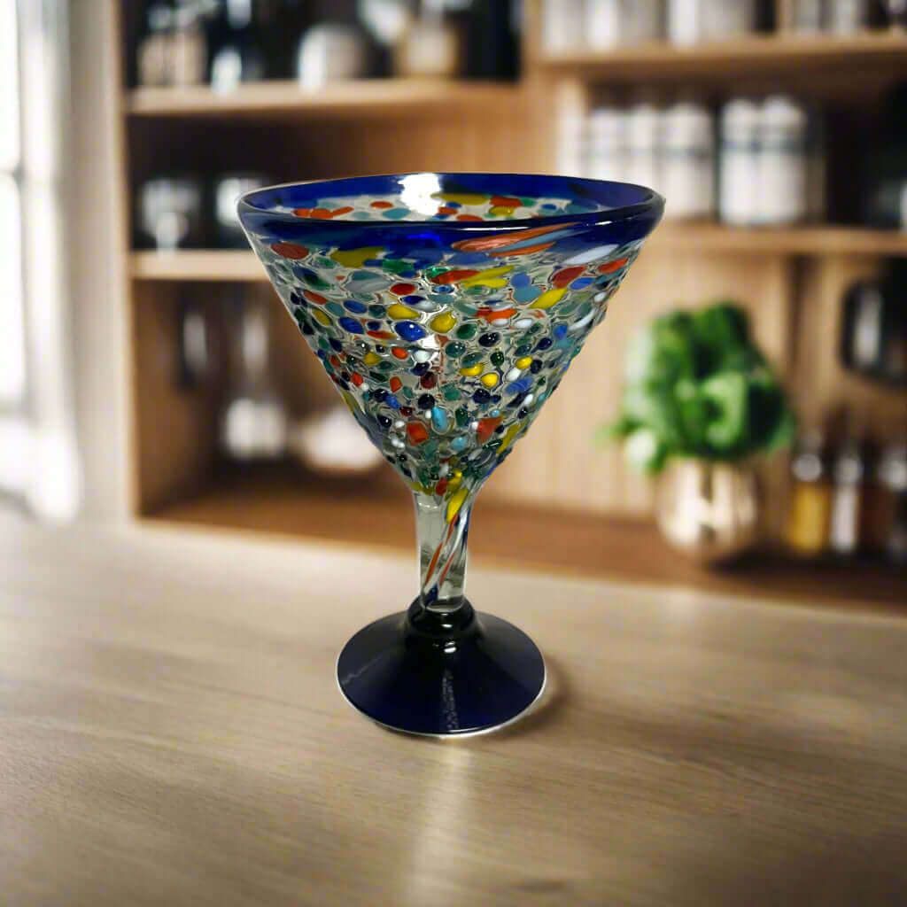 Copa de Martini de Roca con Confeti y Borde Azul | Cristalería Mexicana Soplada a Mano