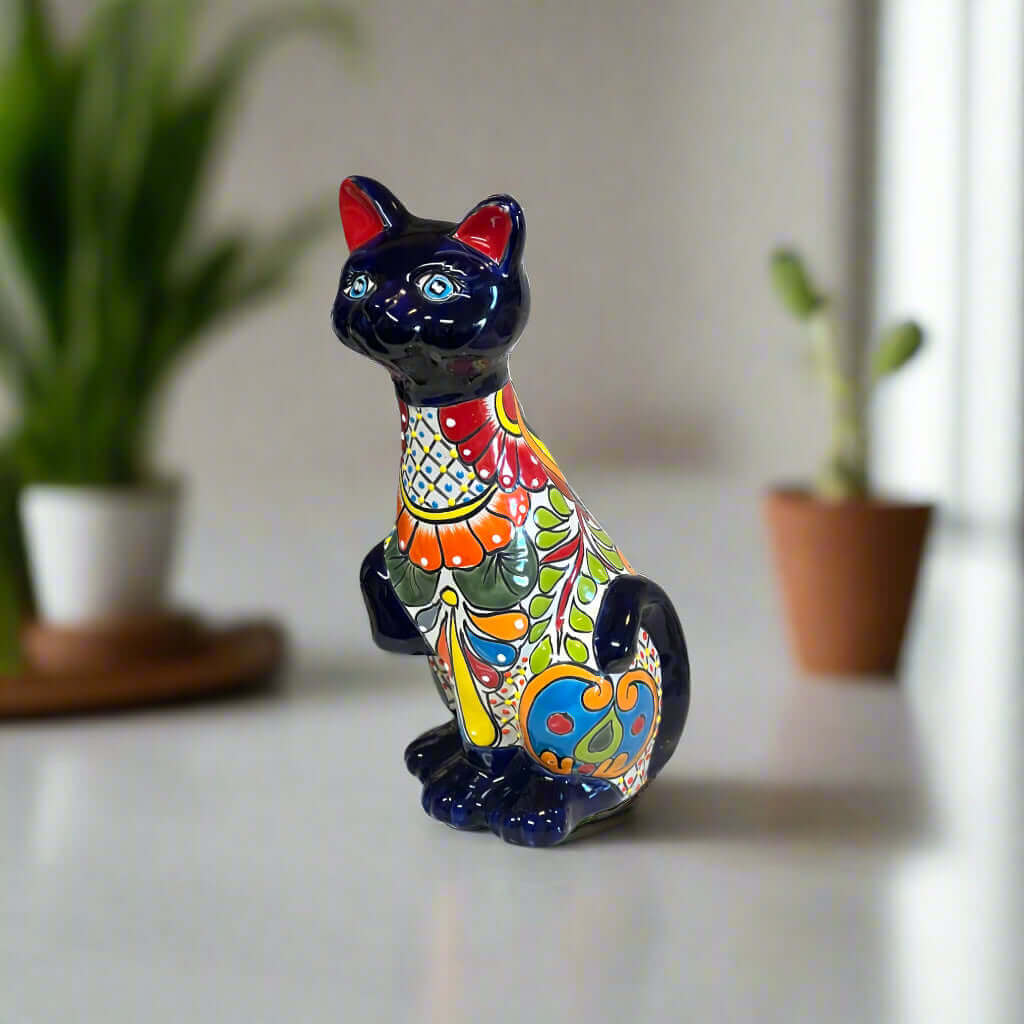 Estatua de Gato de Talavera | Figurilla de Cerámica Mexicana Pintada a Mano