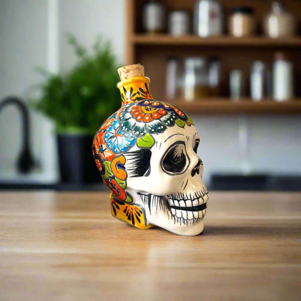 Decantador de Calavera Talavera | Botella de Cerámica Pequeña Día de Muertos