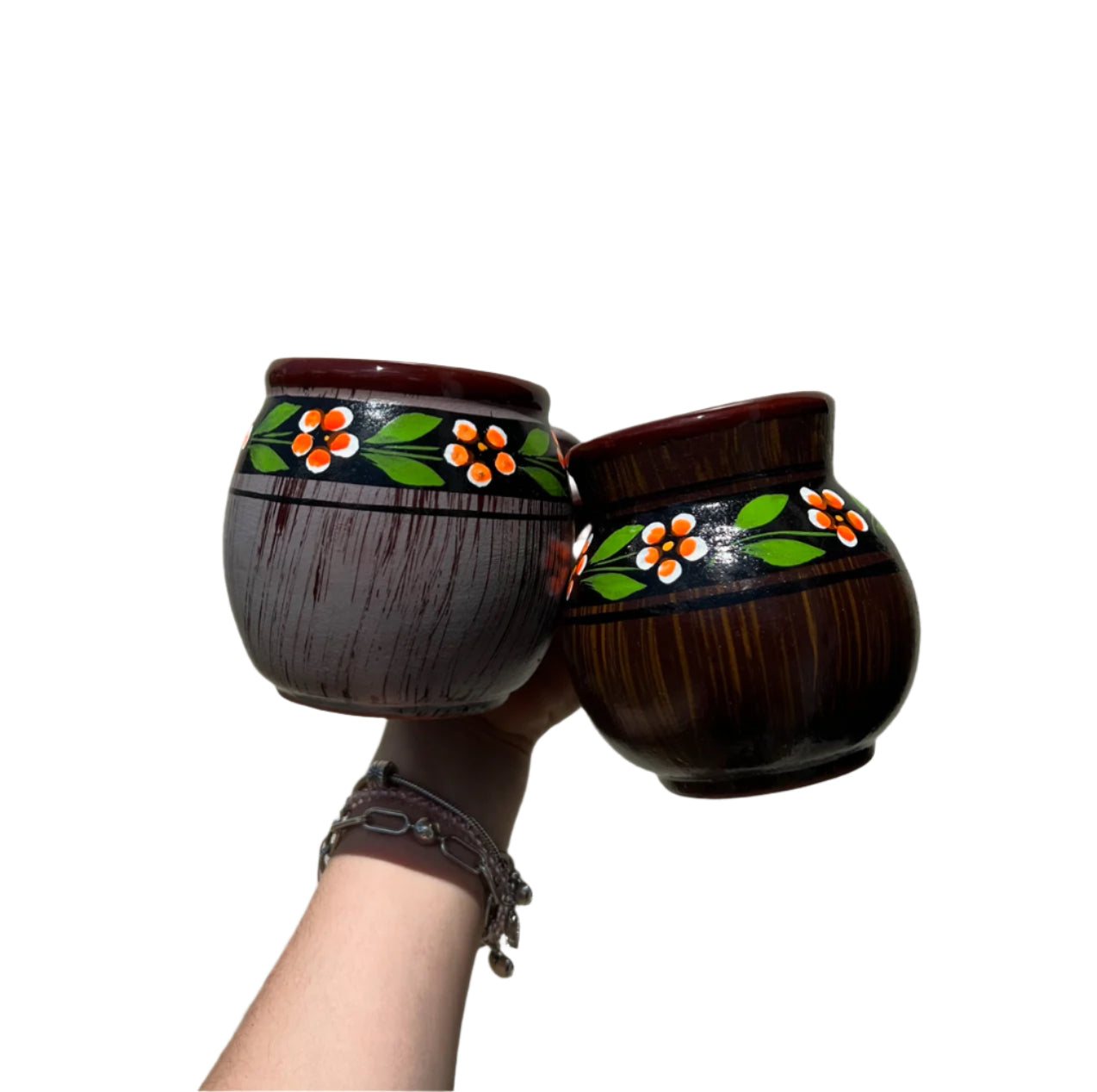 Taza de cerámica pintada a mano