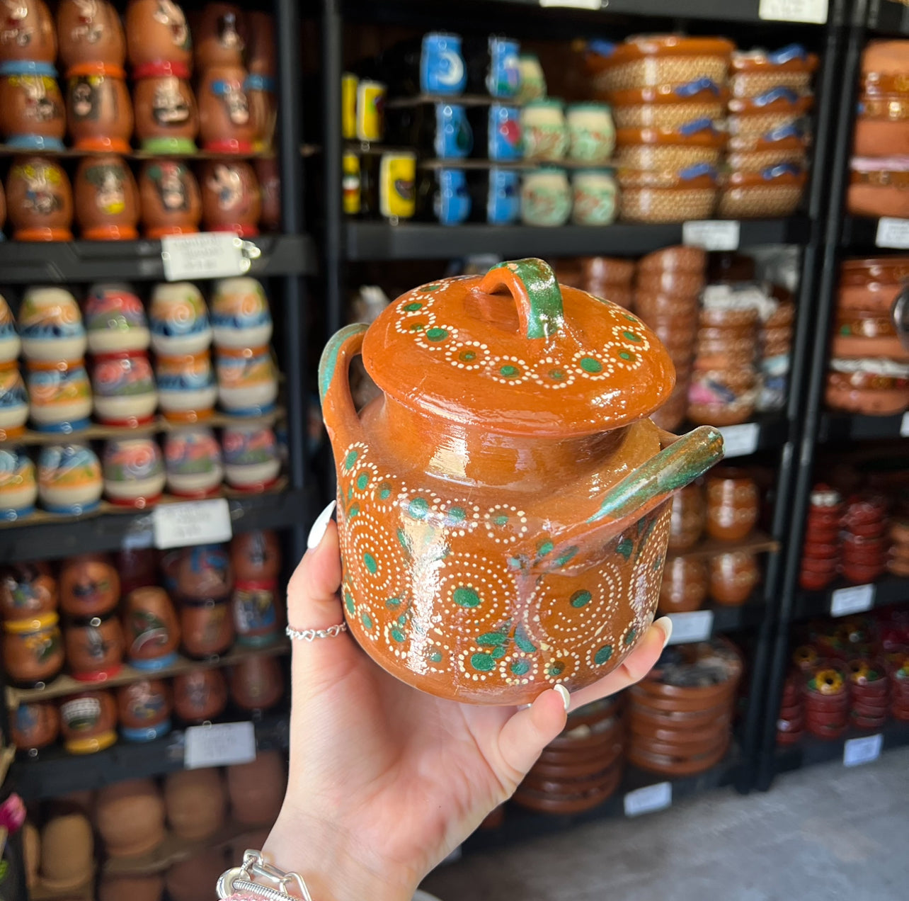 Maceta pequeña de cerámica mexicana