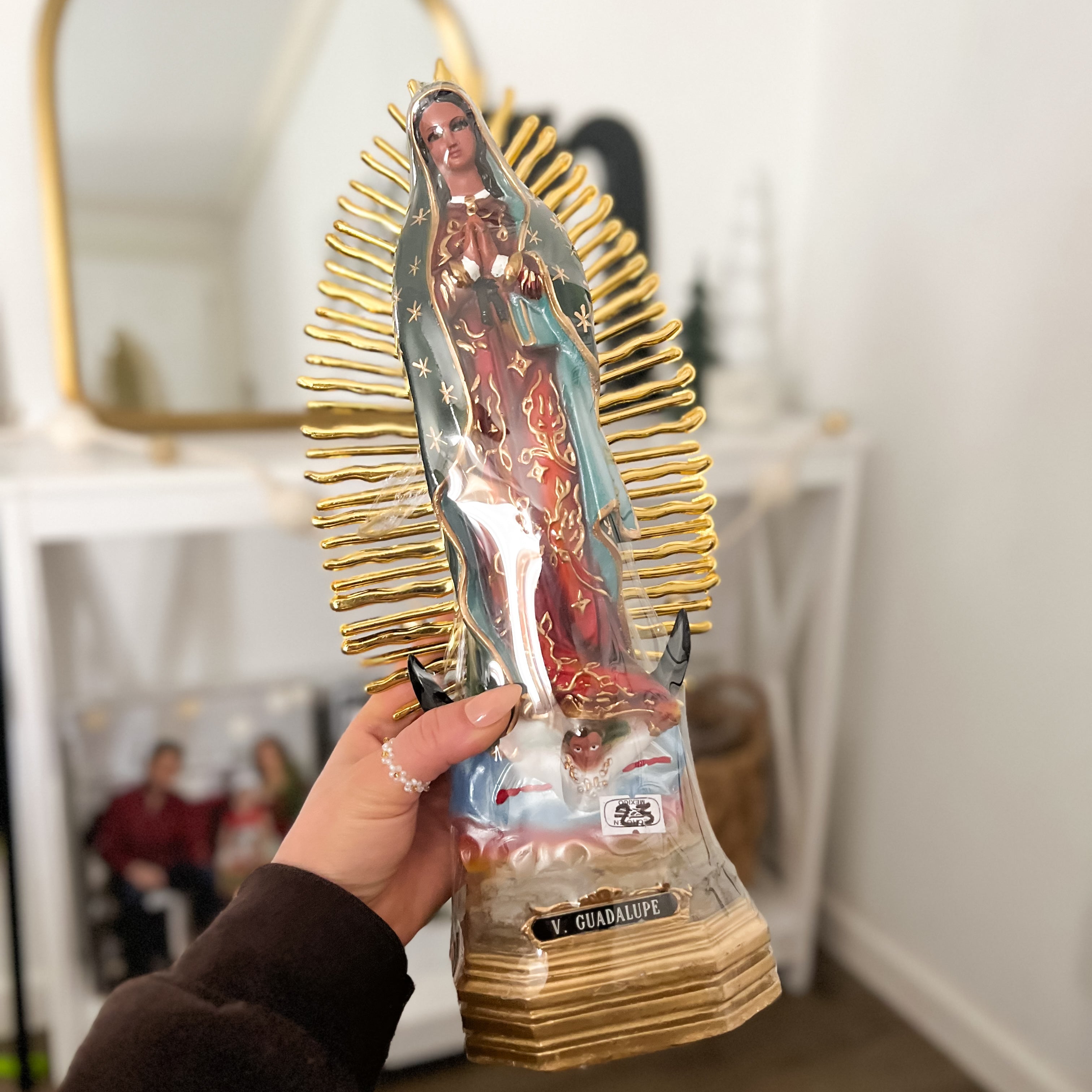 Virgen María Estatua Mediana