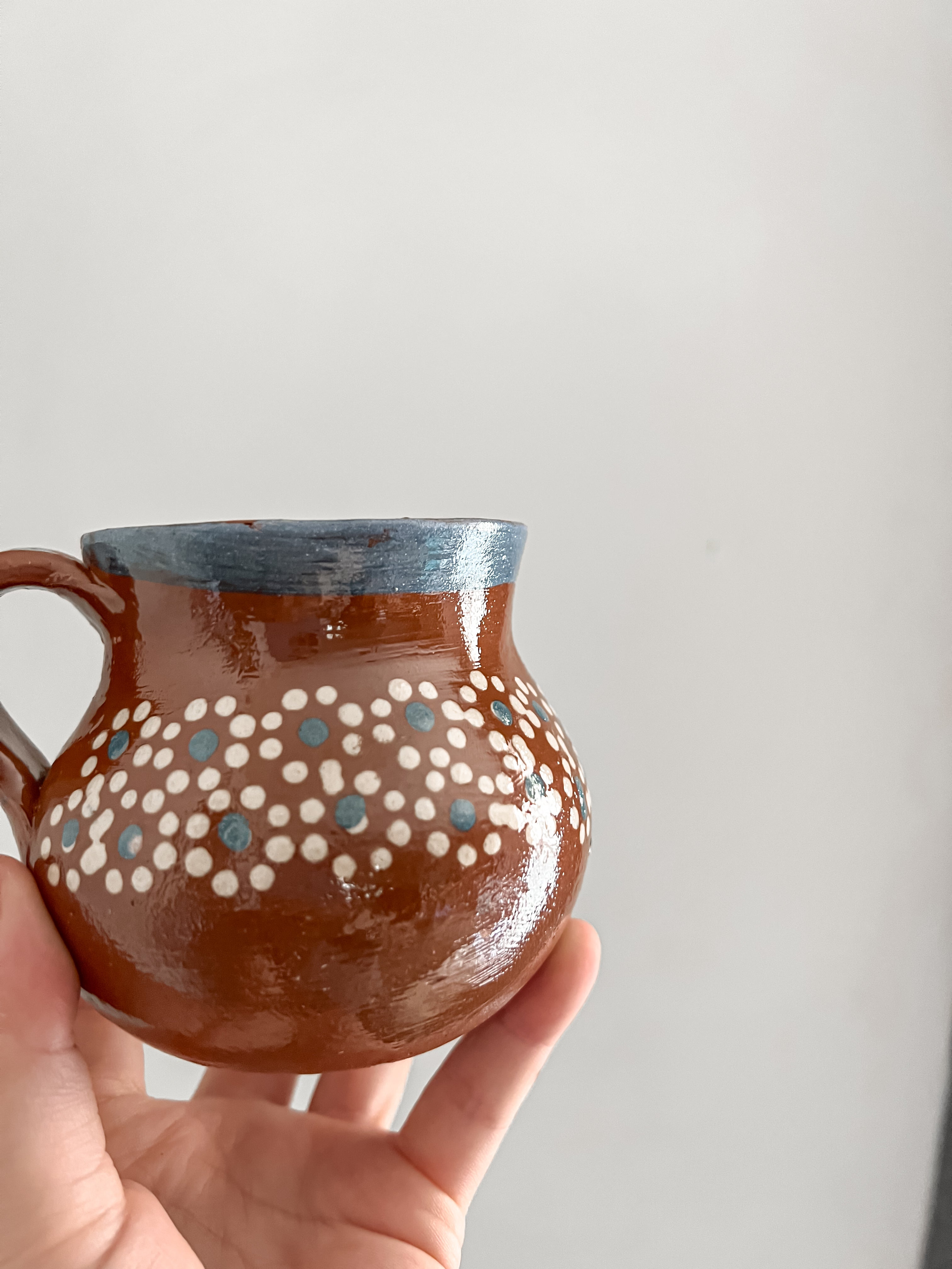 Taza Pequeña Tradicional de Barro