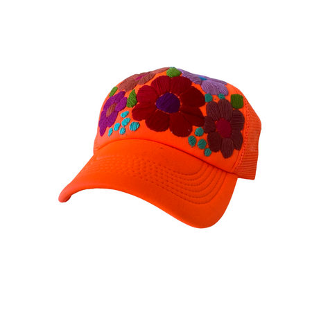 Gorra trucker Tulum bordada a mano con flores - México