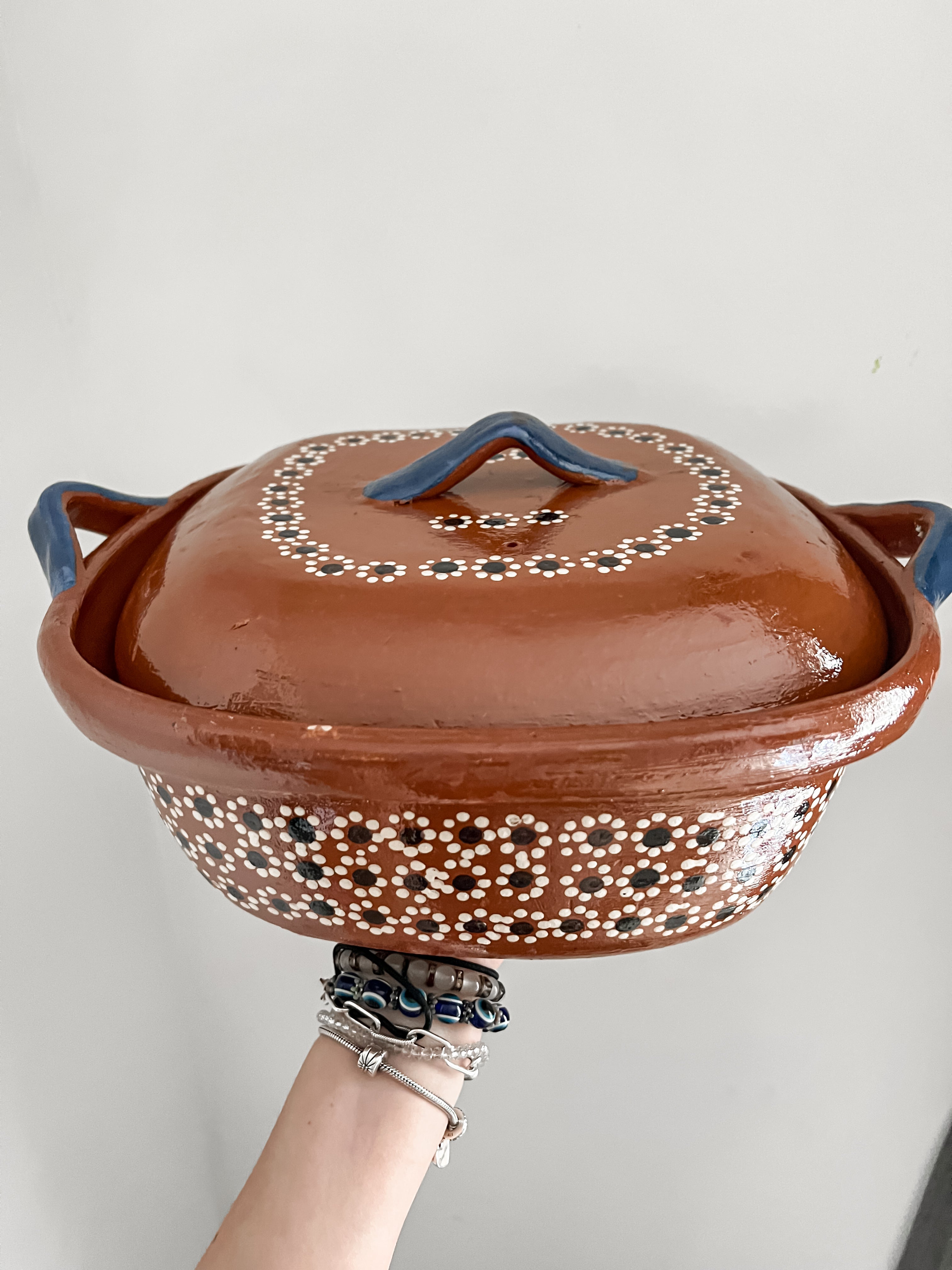 Maceta de cerámica tradicional cuadrada