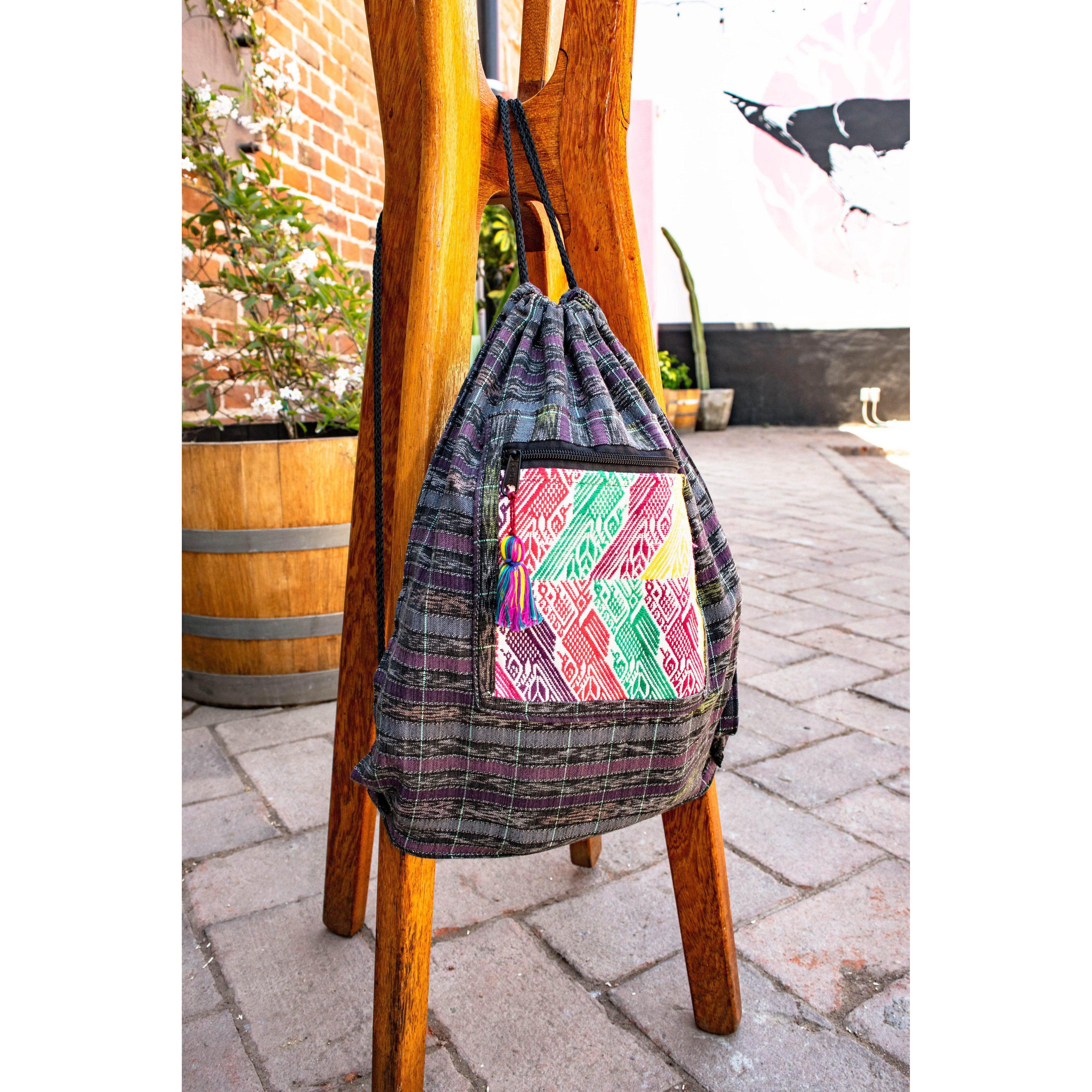 Mochila Salsa Upcycled Corte - Artesanía guatemalteca única
