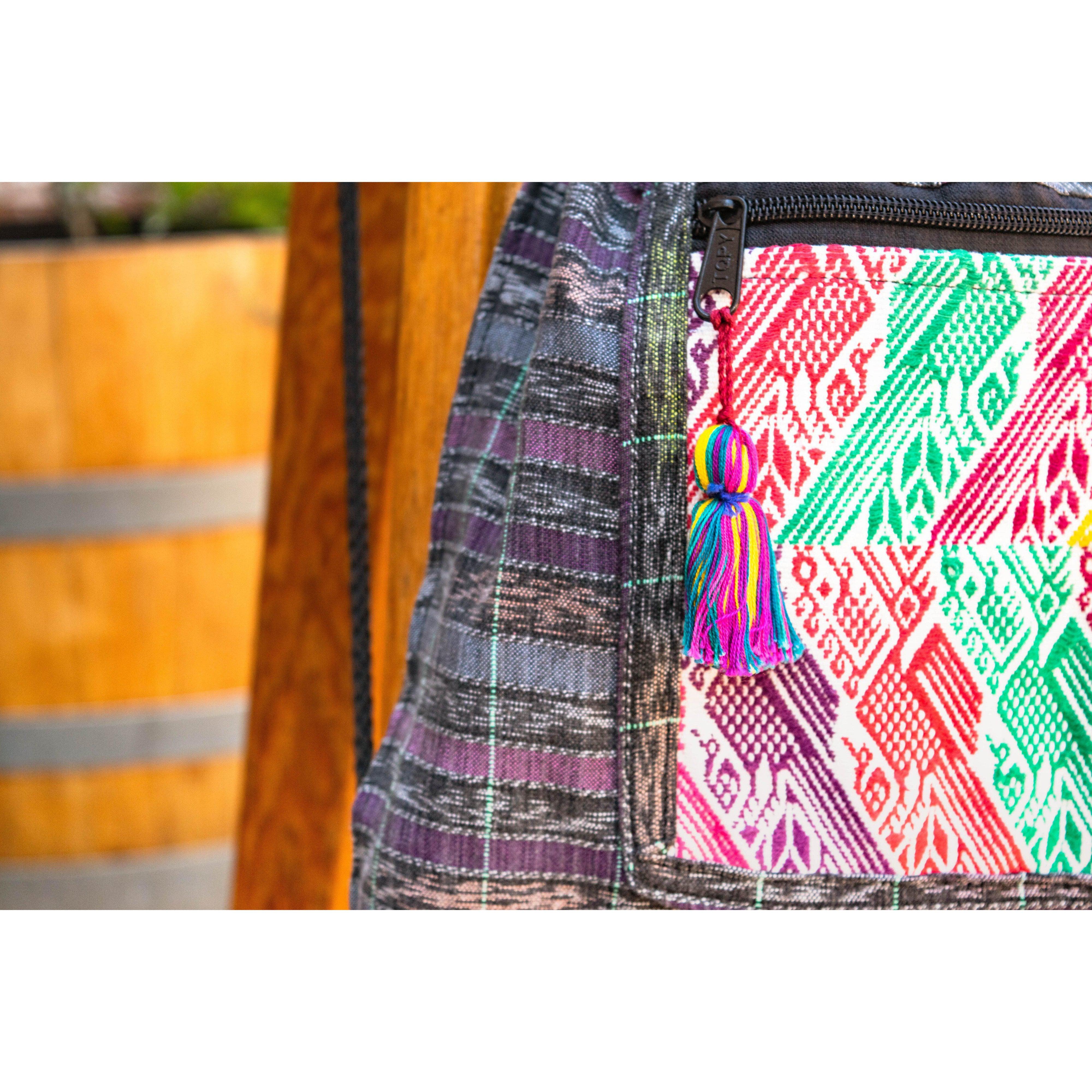 Mochila Salsa Upcycled Corte - Artesanía guatemalteca única