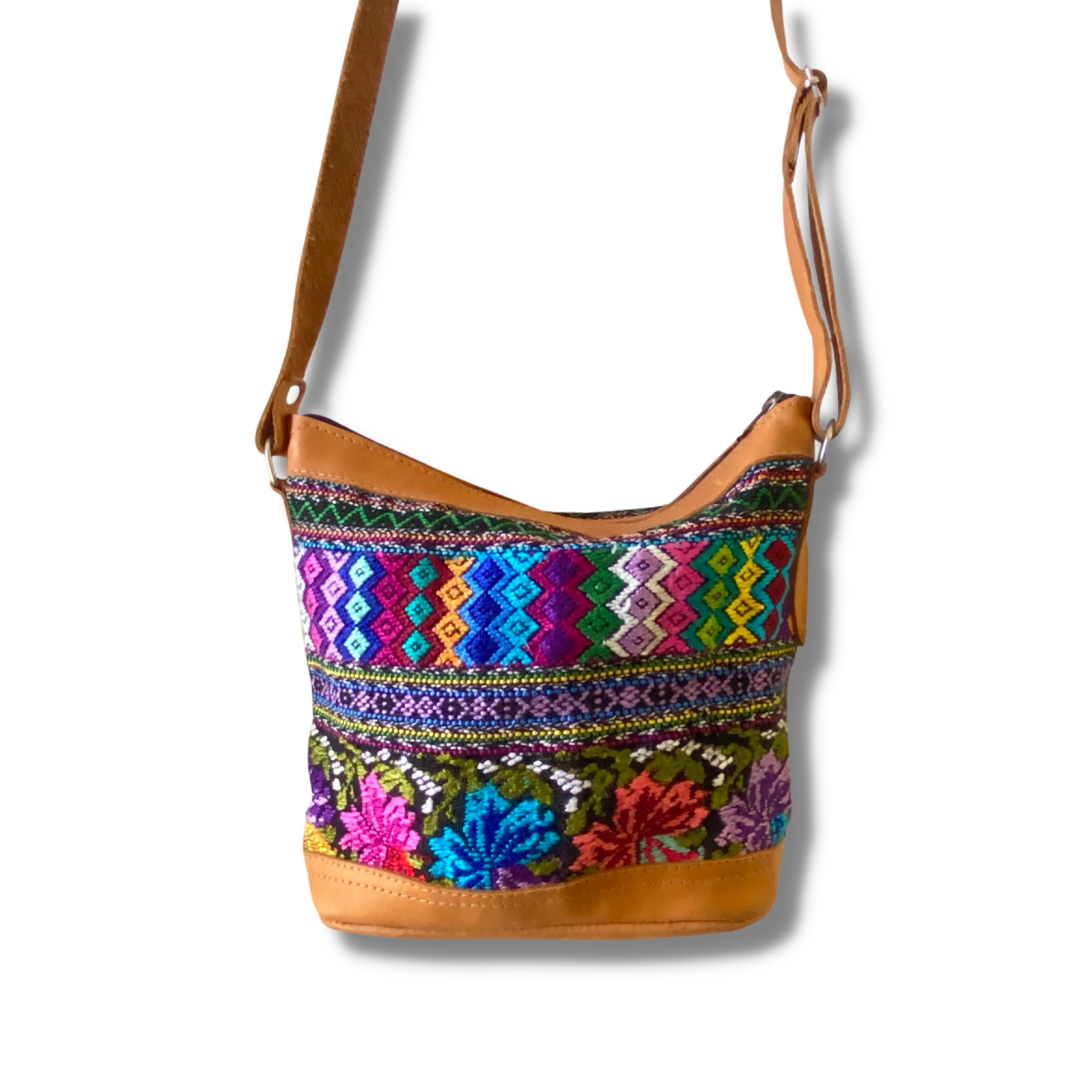 Bolso bandolera de cuero reciclado huipil con correa ajustable - Guatemala