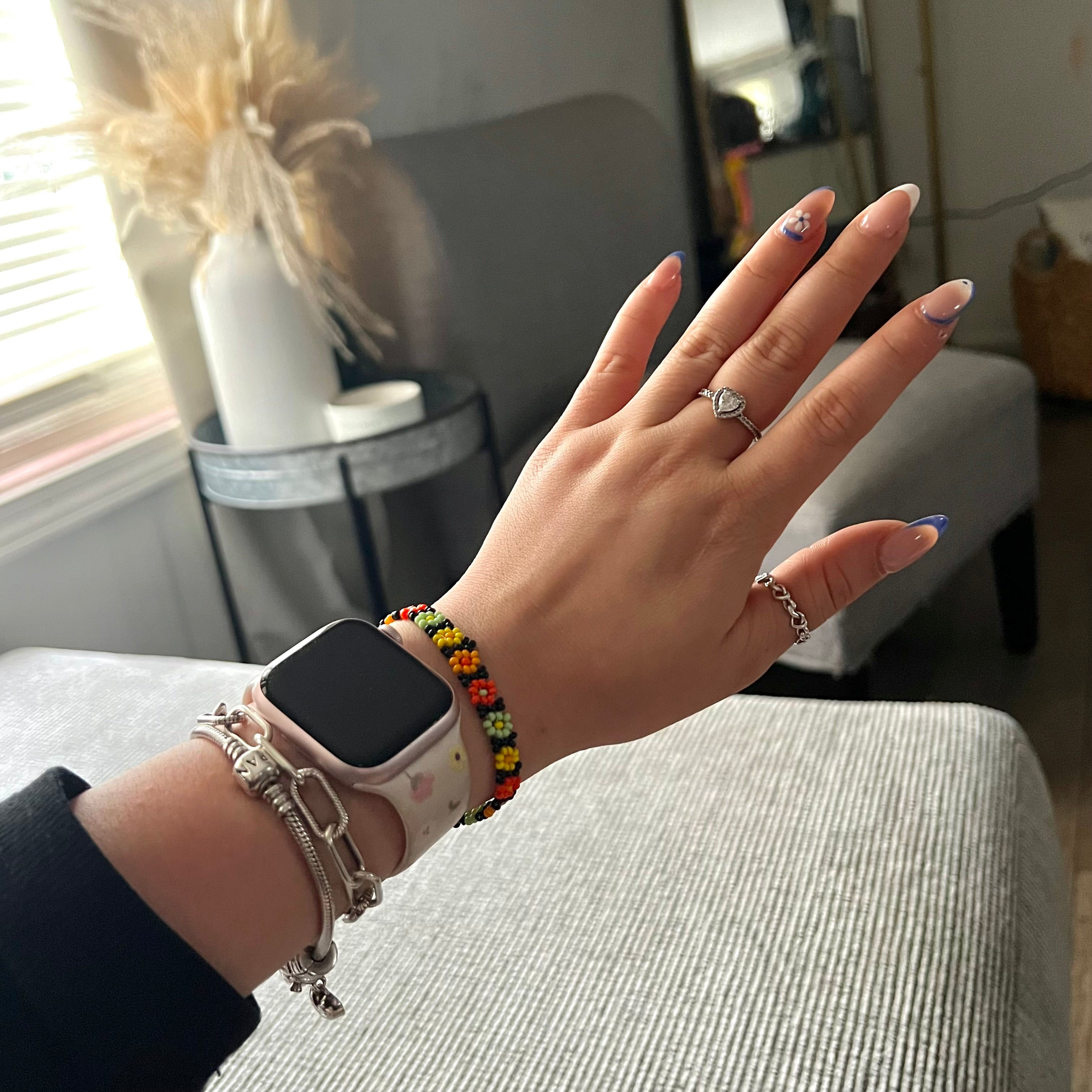 Pulsera de flor pequeña (Margarita) Huichol