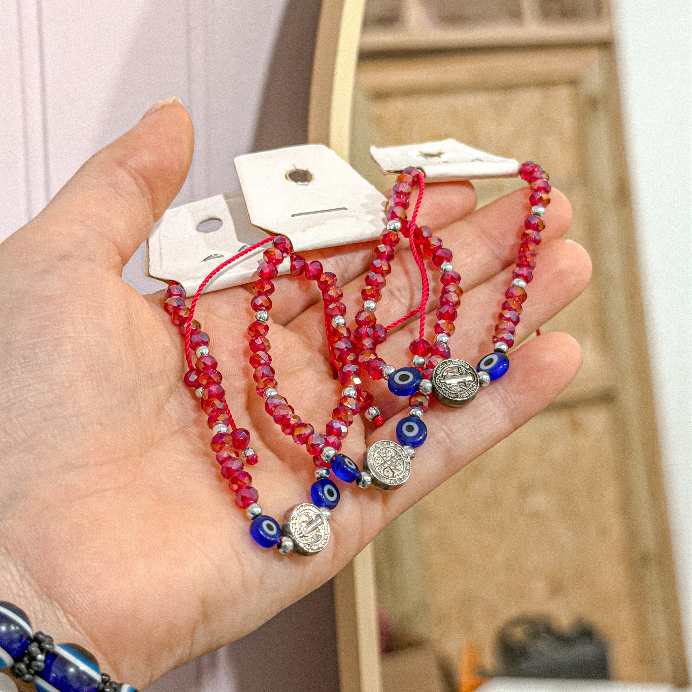 Pulsera de protección contra el mal de ojo de la Cruz Roja