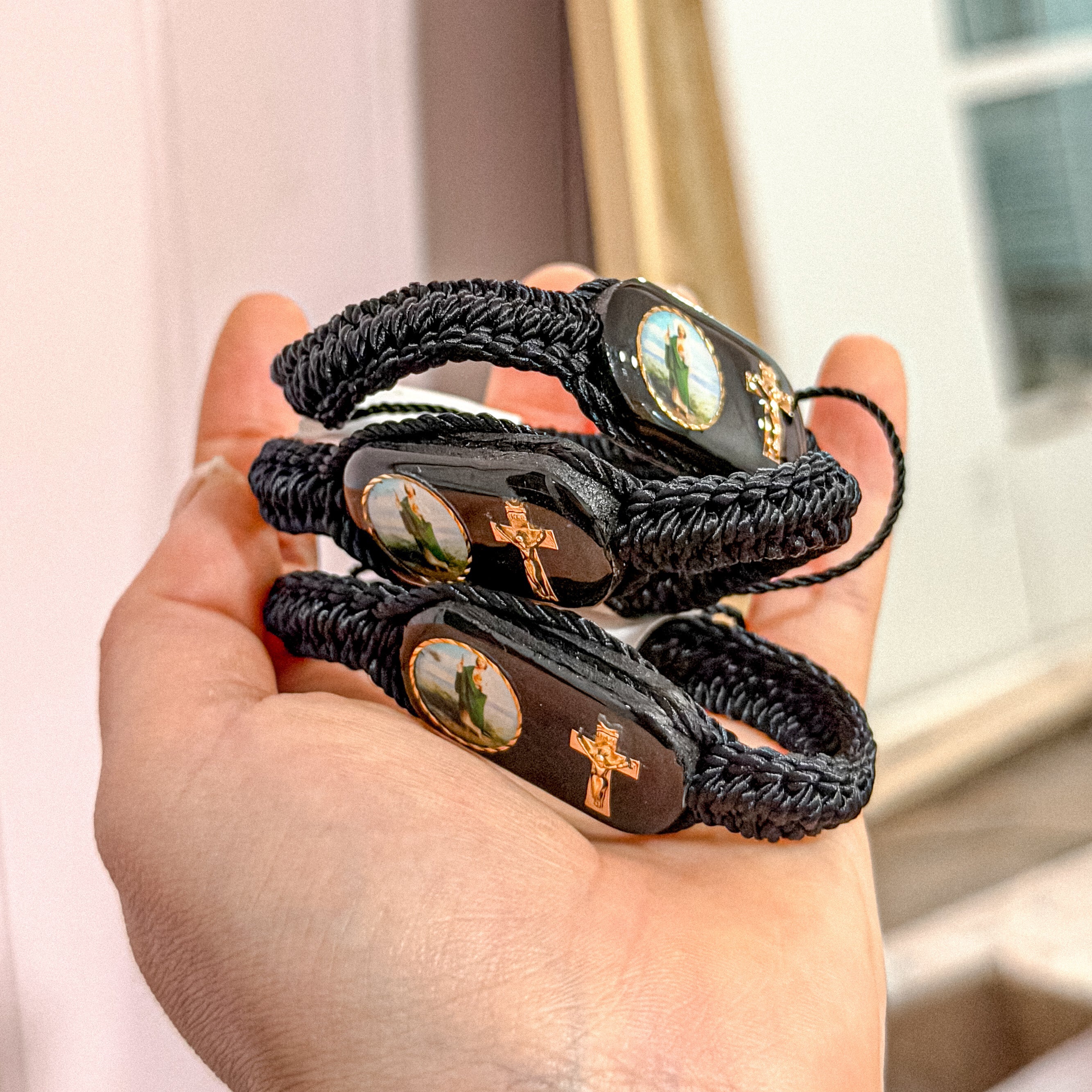 Pulsera Ajustable Negra Cruz San Judas