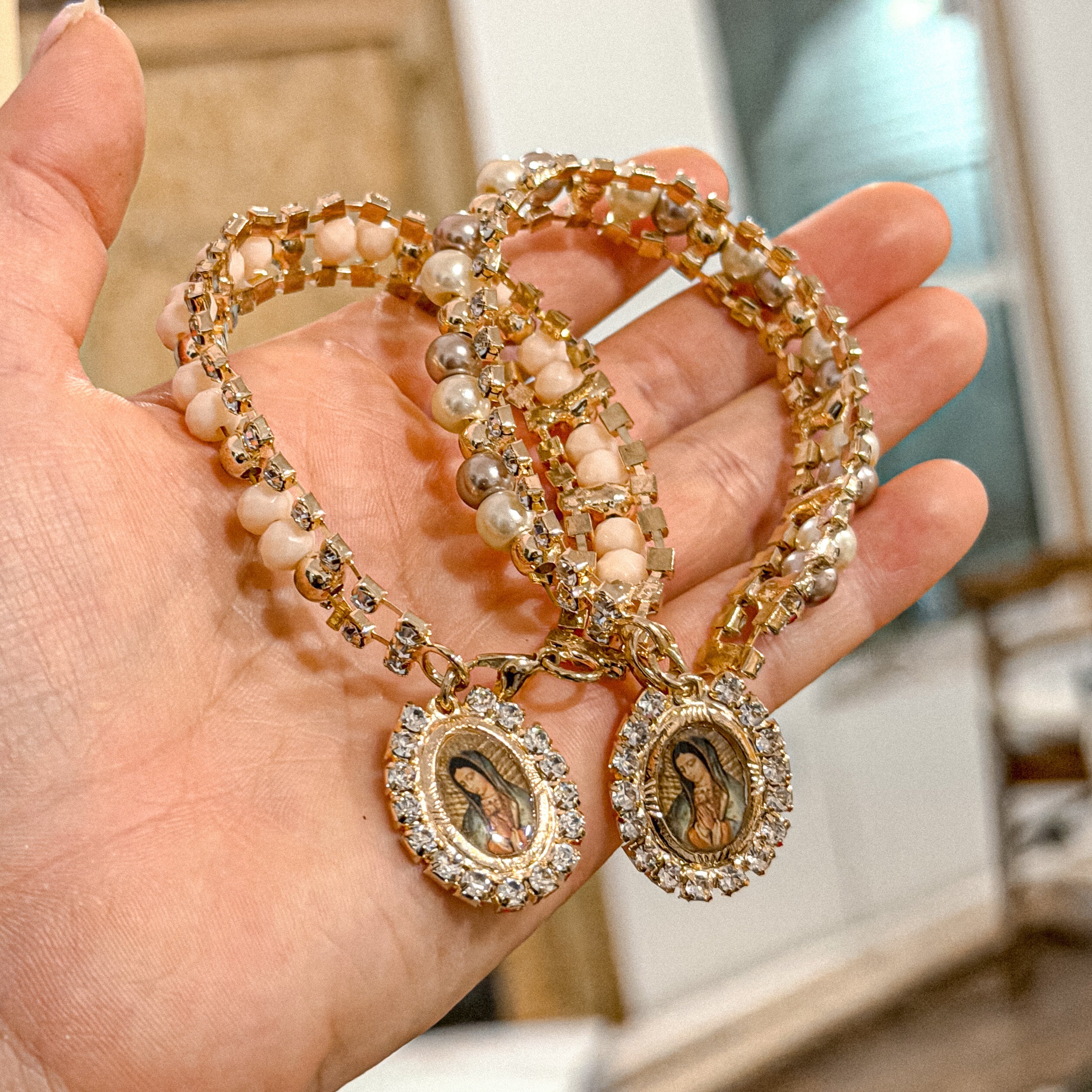 Pulsera de oro de la Virgencita Pulsera no ajustable con cierre de pinza