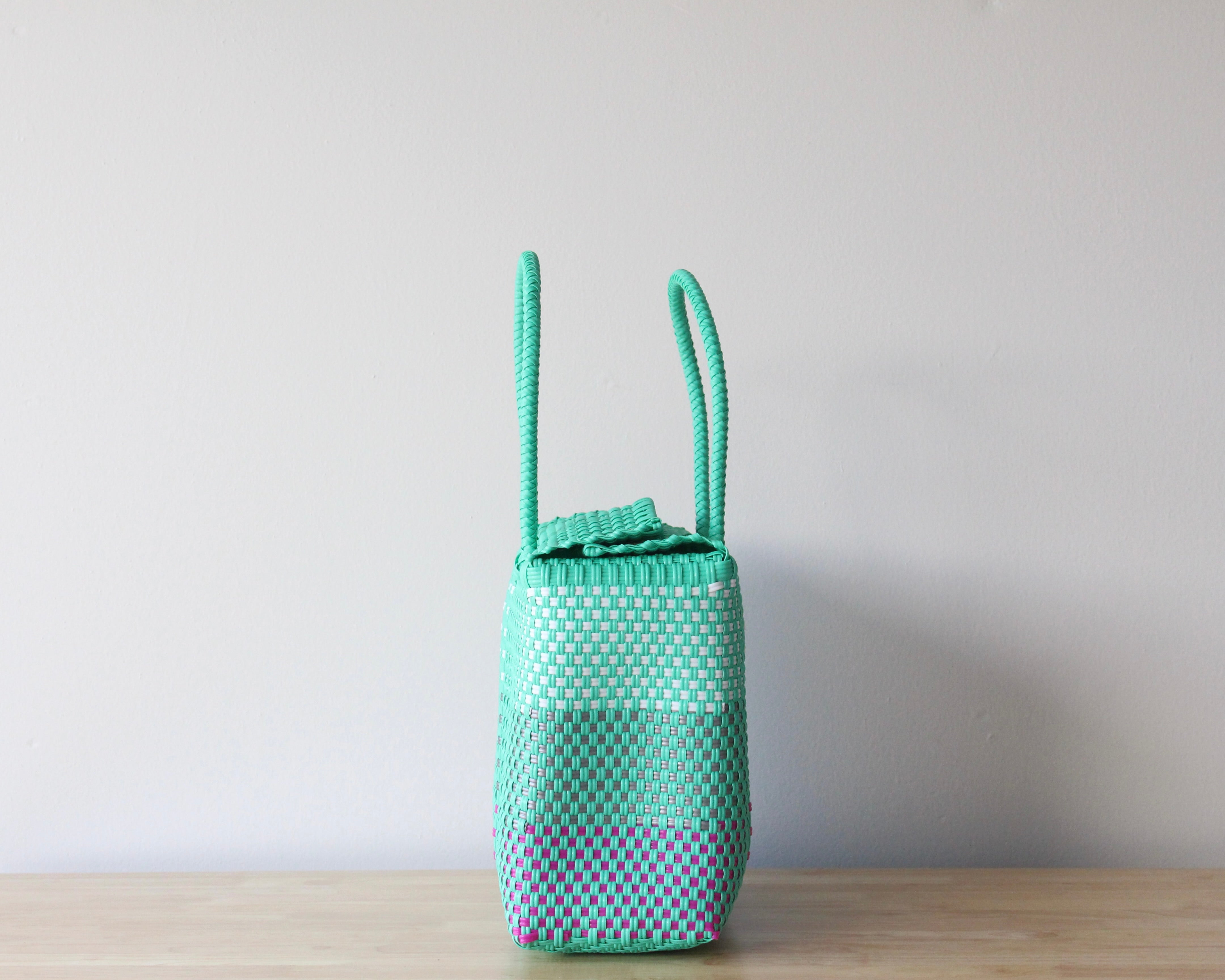 Medium Handwoven Handbag – Aqua, White & Fuchsia