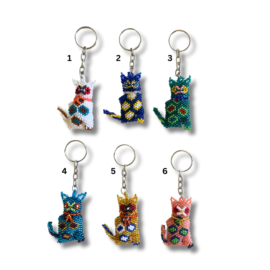 Llavero Artesanal de Gato con Cuentas de Semilla - Guatemala
