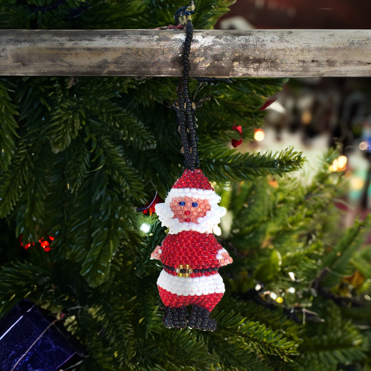 Adorno de Papá Noel con Cuentas de Semilla - Guatemala
