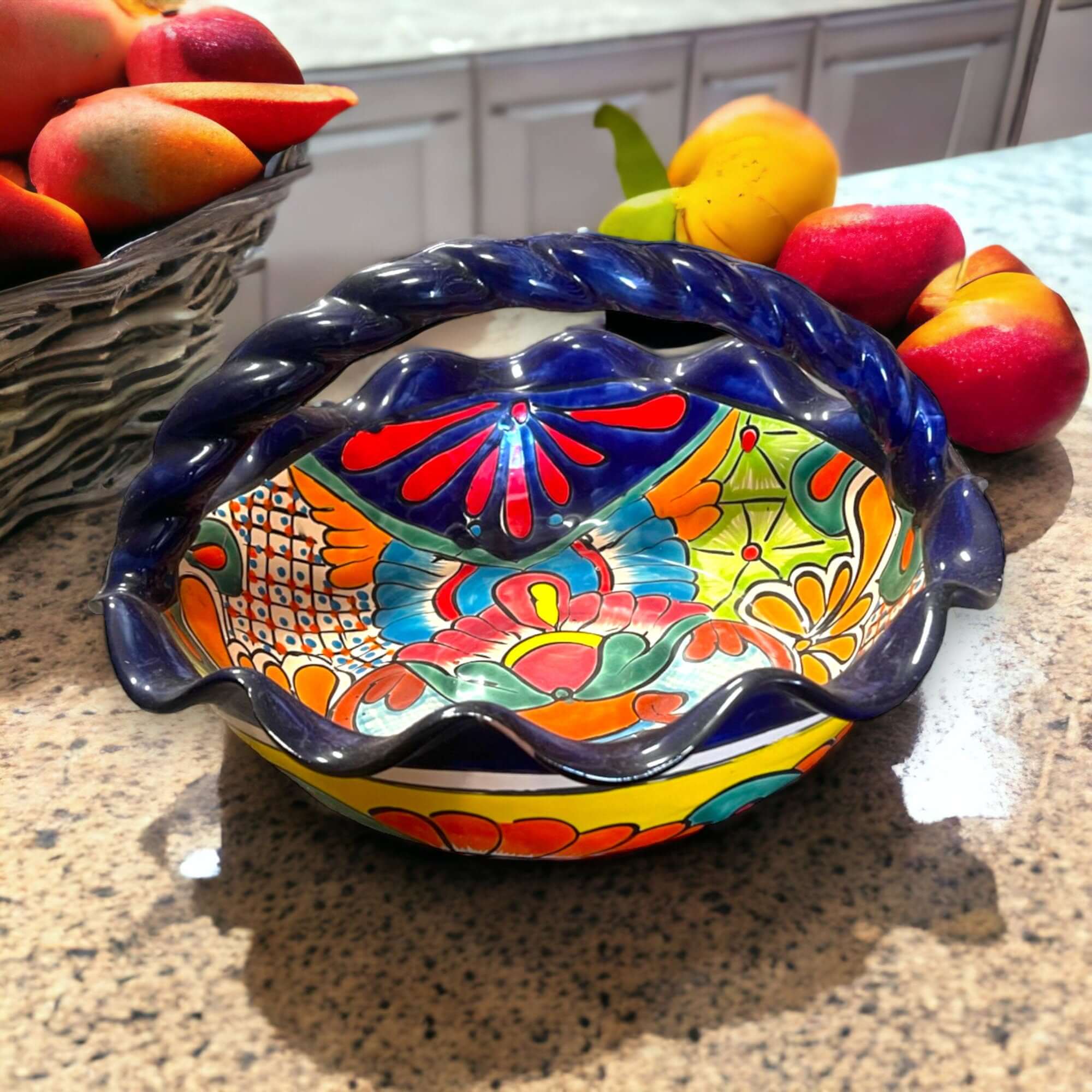 Cesta de frutas de Talavera | Centro de mesa colorido pintado a mano