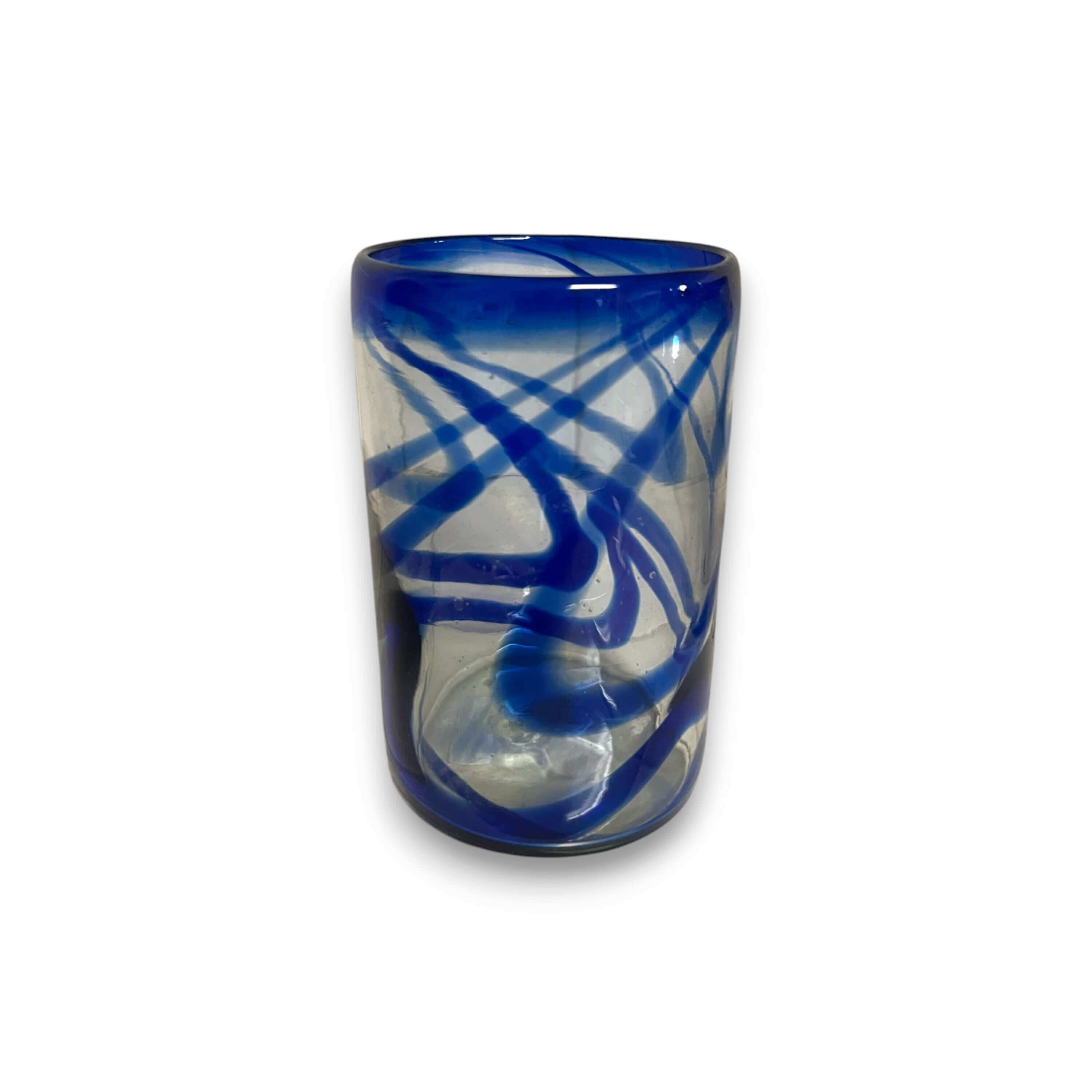 Vaso de cristal soplado a mano con remolino azul | Vaso tequilero mexicano