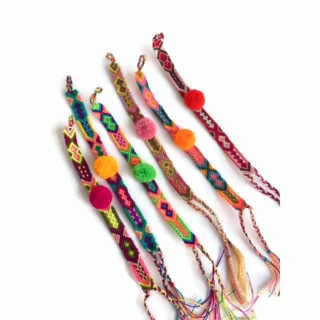 Pulsera de Pompones Tejida de la Amistad - México