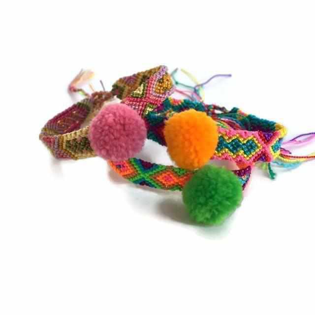 Pulsera de Pompones Tejida de la Amistad - México