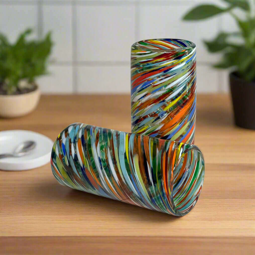 Vaso Colorido Soplado a Mano | Vidrio Mexicano con Espiral de Confeti