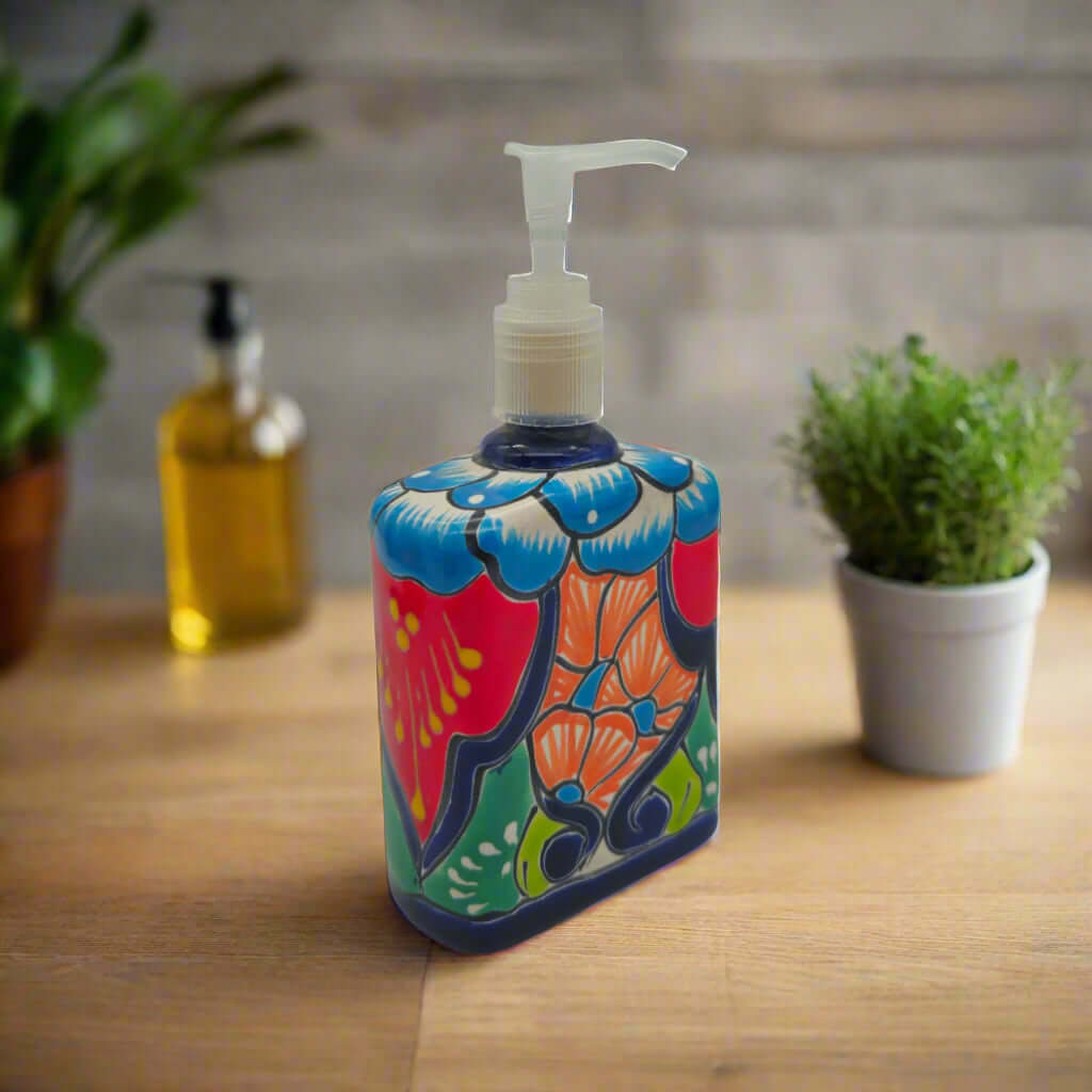 Dosificador de jabón de Talavera pintado a mano | Dispensador de cerámica de colores