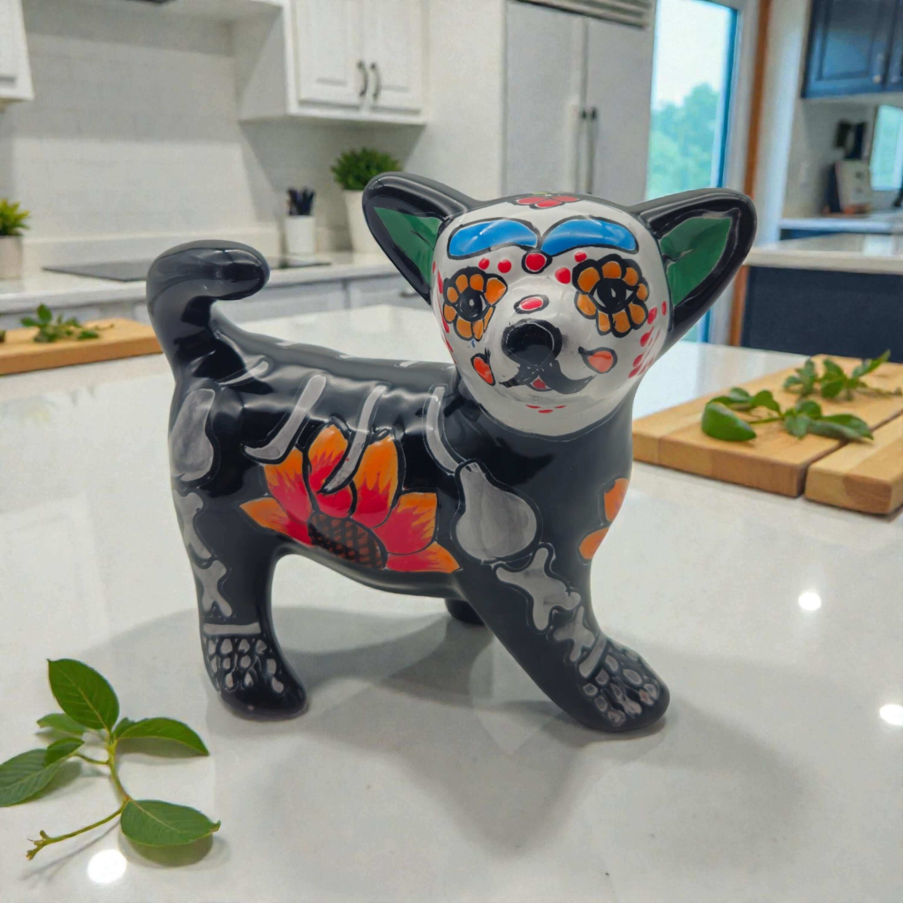 Figura de Chihuahua de Talavera | Arte del Día de Muertos Pintado a Mano