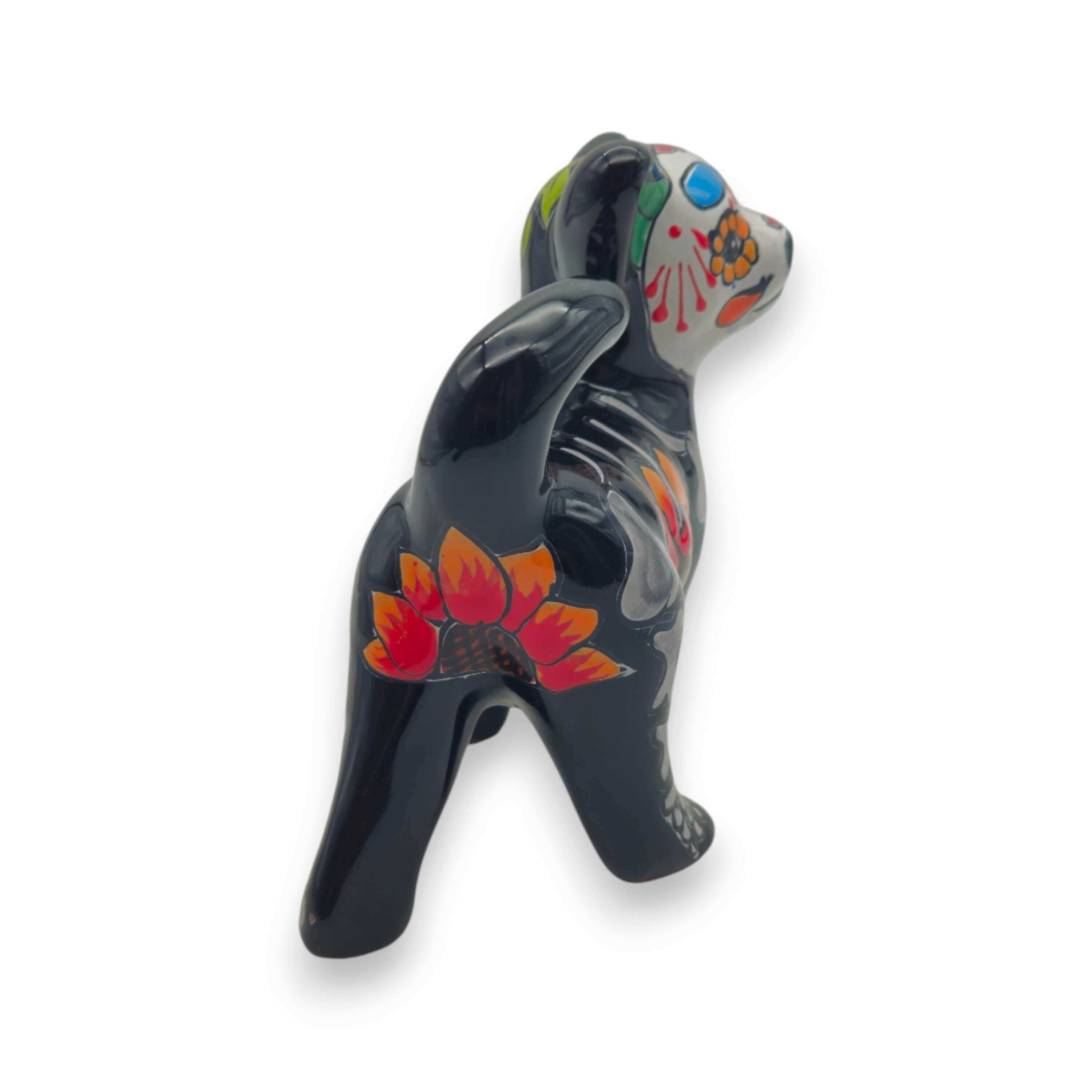 Figura de Chihuahua de Talavera | Arte del Día de Muertos Pintado a Mano