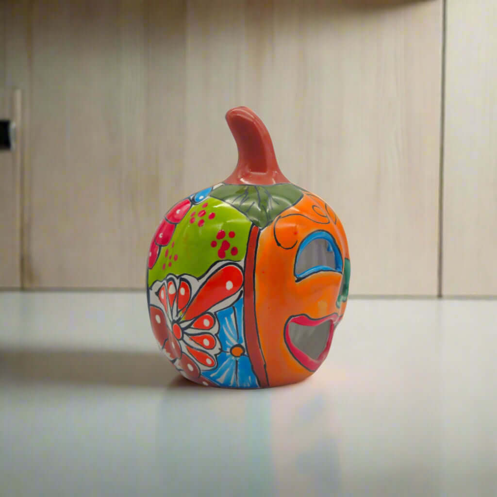 Calabaza Talavera hecha a mano | Decoración mexicana de Halloween