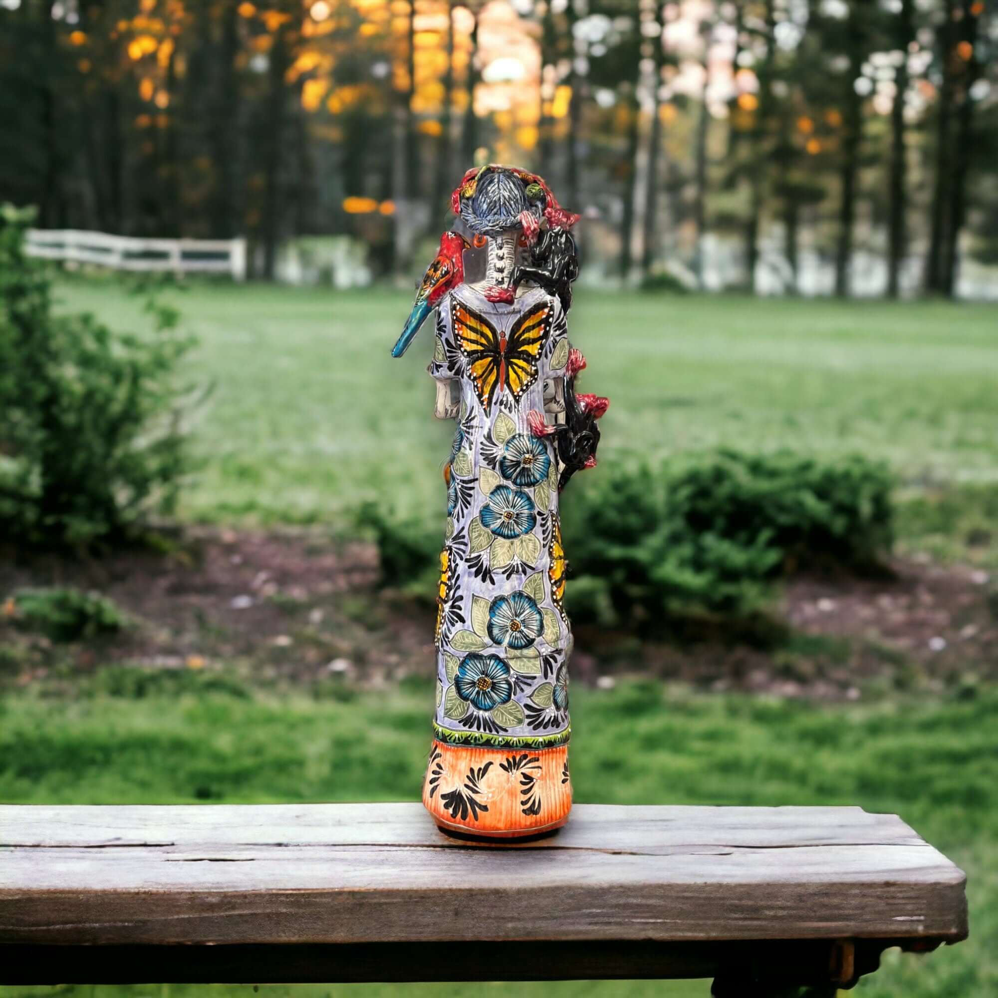 Calavera de Talavera | Alfarería de Día de Muertos hecha a mano (Mediana)