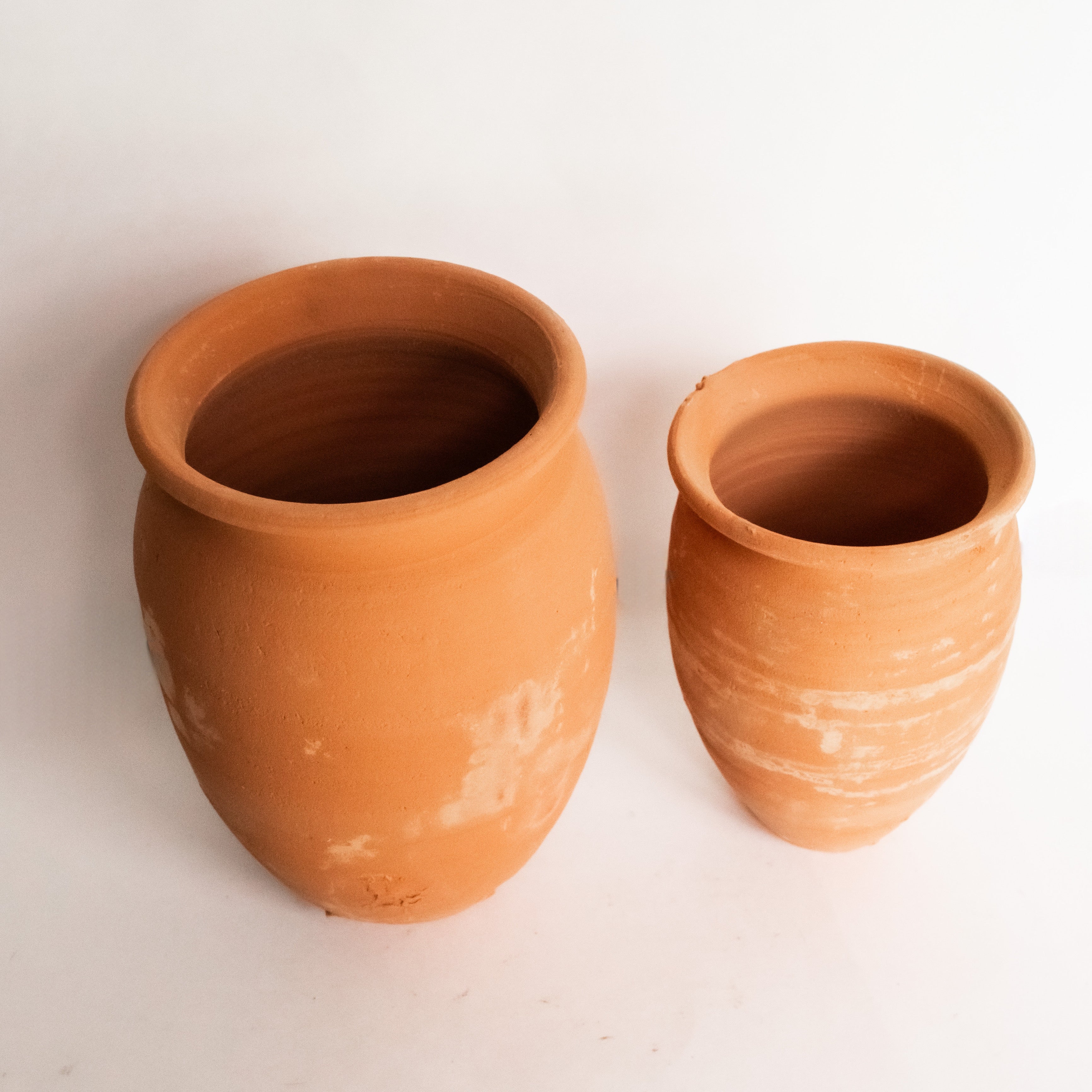 Cantaritos de barro lisos
