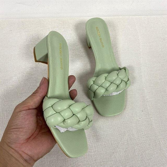 New Summer Square Heel Women Slides Weave Solid Woman Fashion Outdoor Modern Slippers Outdoor Square Open Toe Slides Cute Colorful Elegant Single Band Slip On Flat Sandals