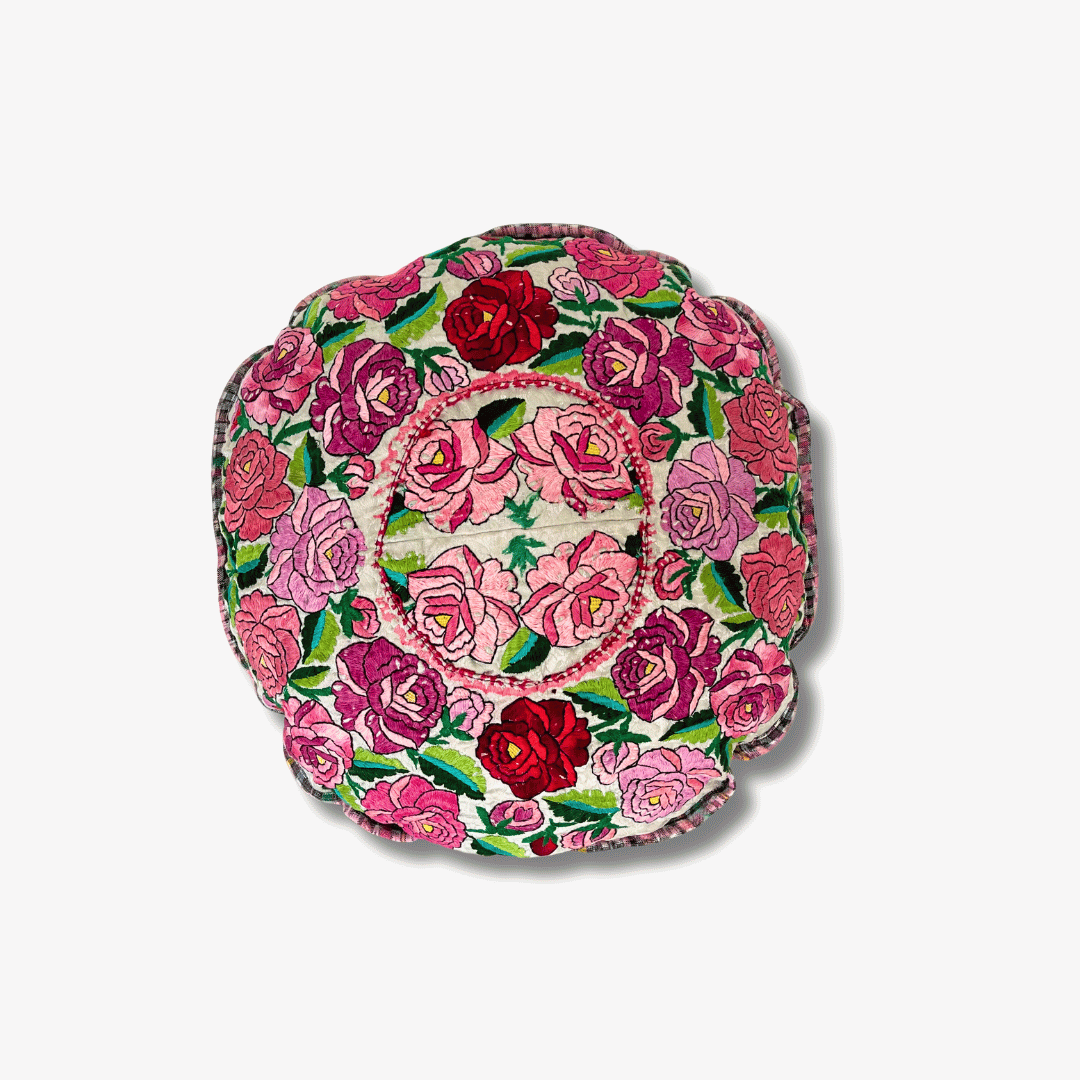 Funda de almohada redonda bohemia única de huipil floral con luna reciclada - Guatemala