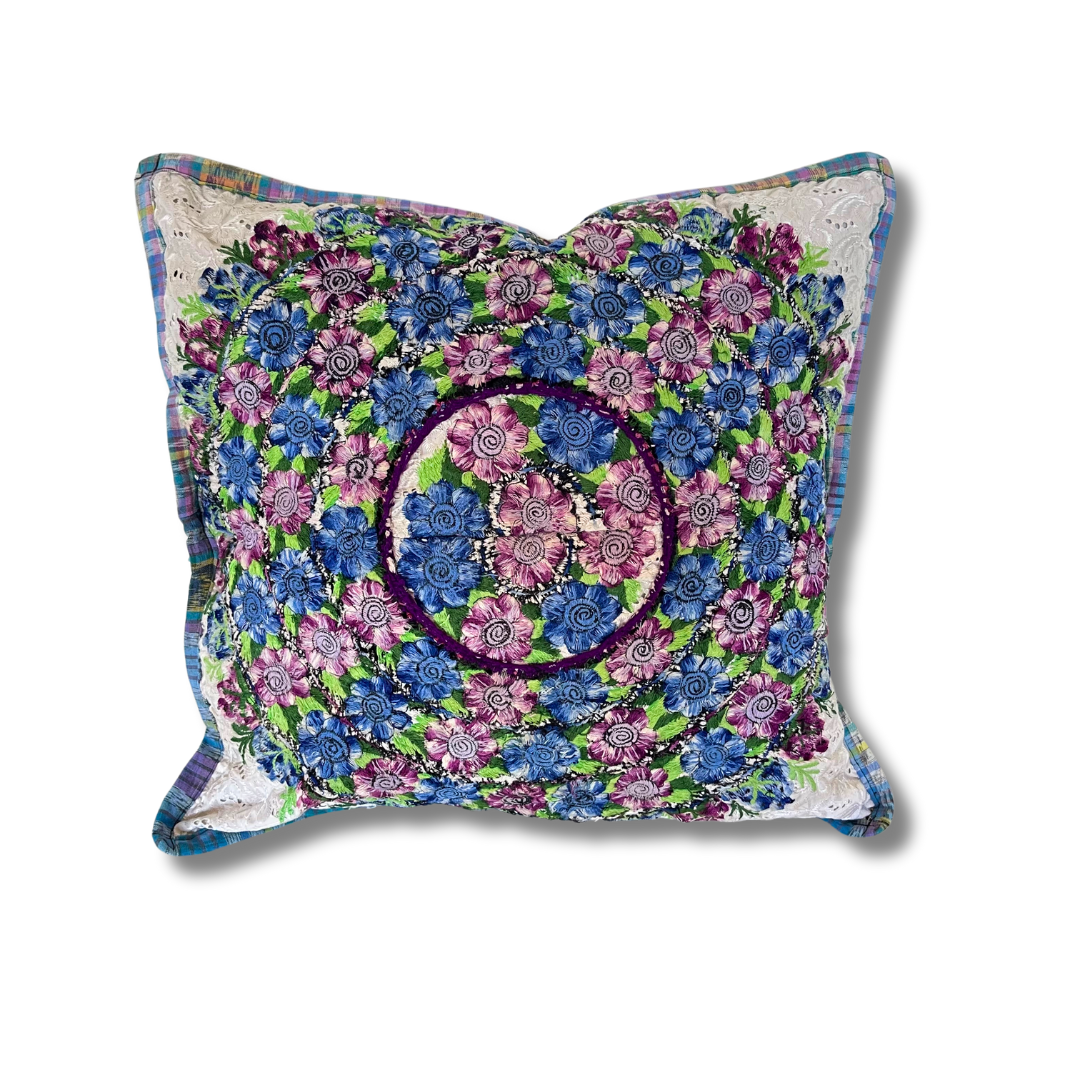 Funda de cojín de tela huipil floral maya reciclada - Guatemala