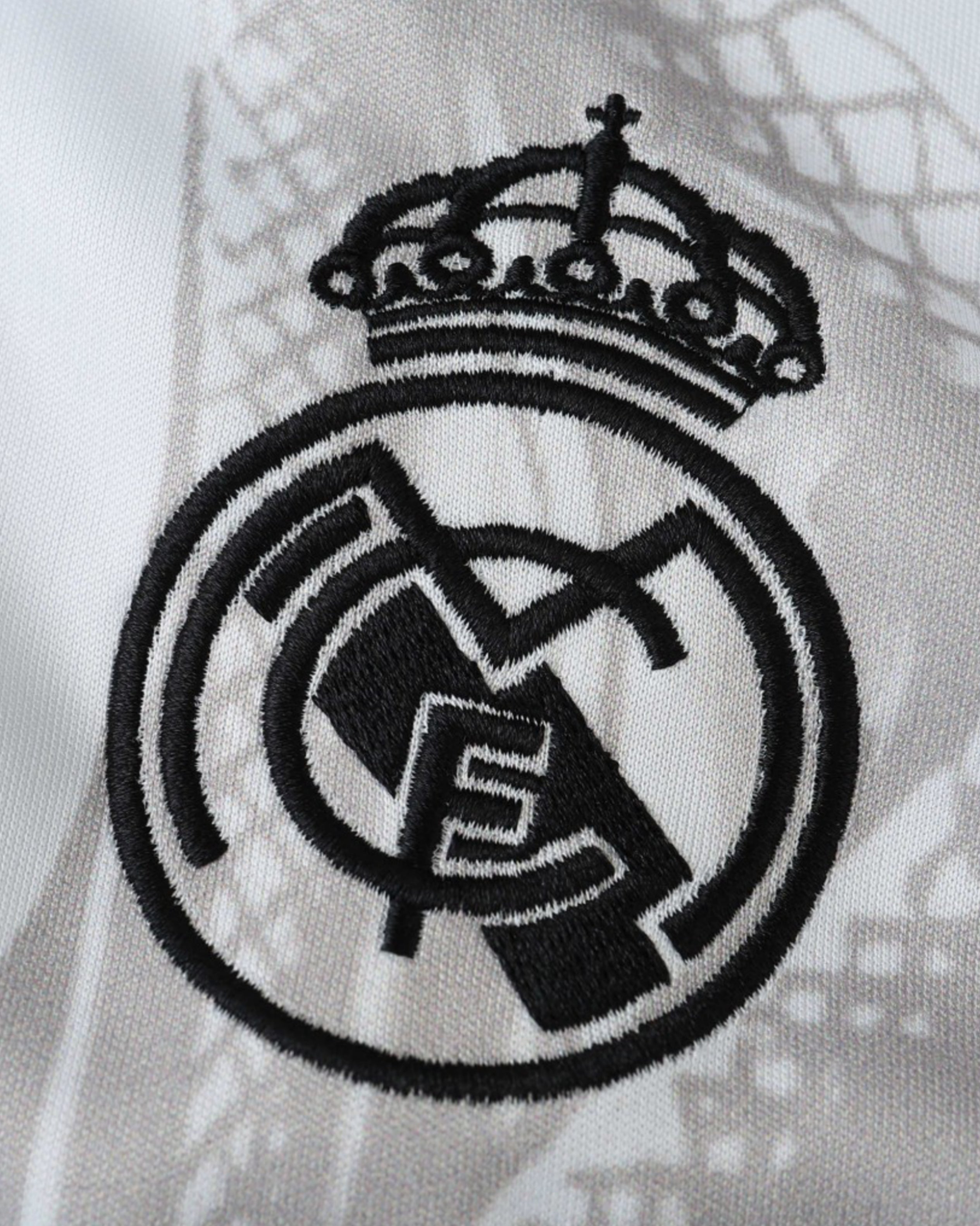 REAL MADRID x WHITE FURY PREMIUM KIT