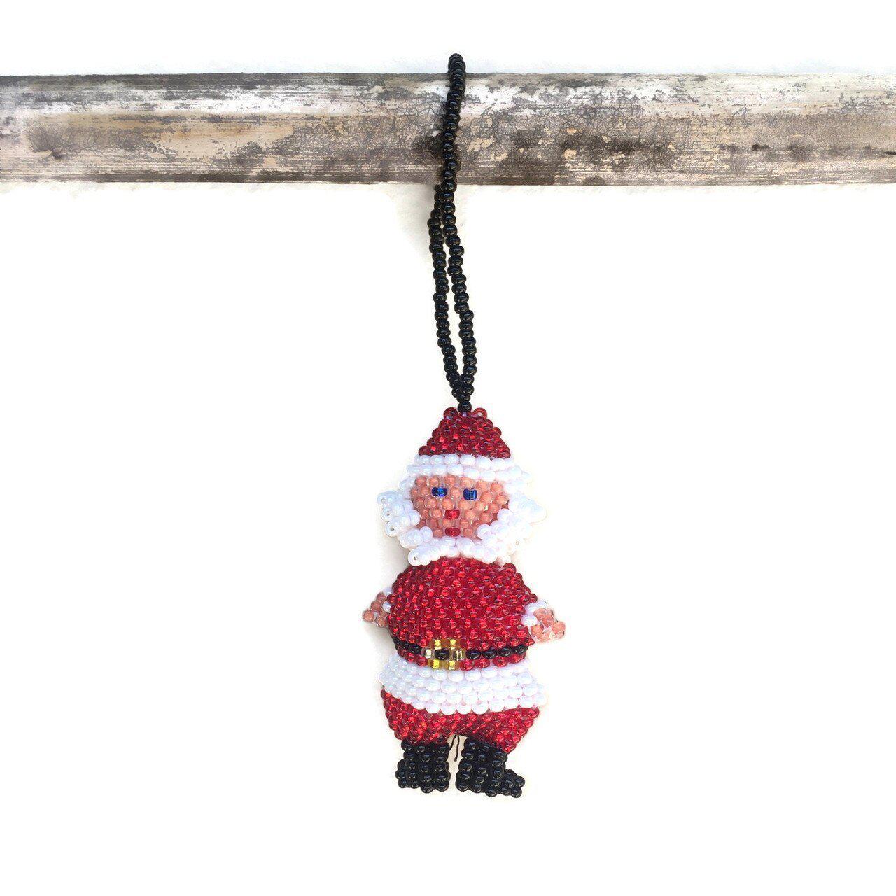 Adorno de Papá Noel con Cuentas de Semilla - Guatemala
