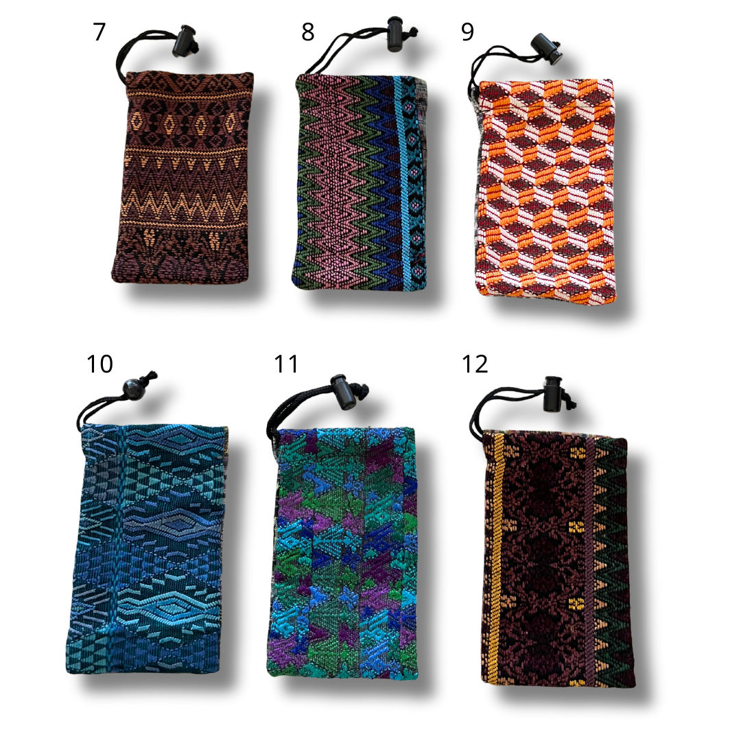 Seleccionar color: Estuche de gafas de sol | Gafas de ver de textil reciclado — Huipil único en su clase - Guatemala