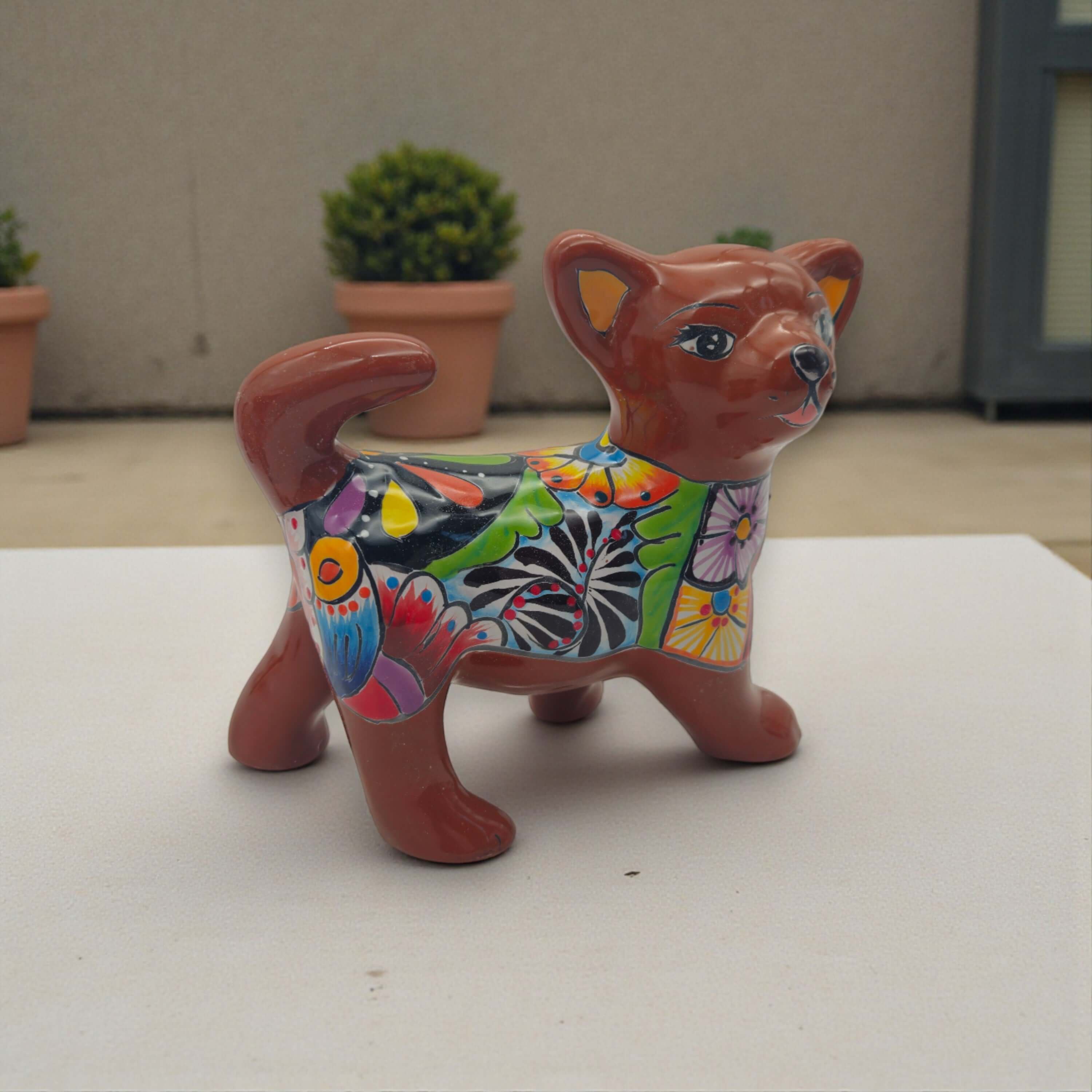 Figura de perro chihuahua de Talavera | Arte mexicano hecho a mano