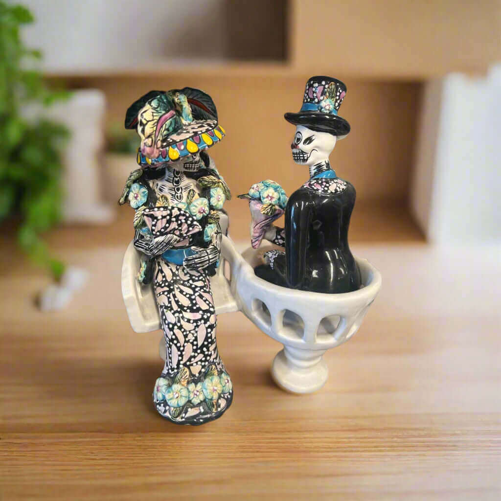 Figuras de Talavera del Día de Muertos | Estatuas de sillas mexicanas