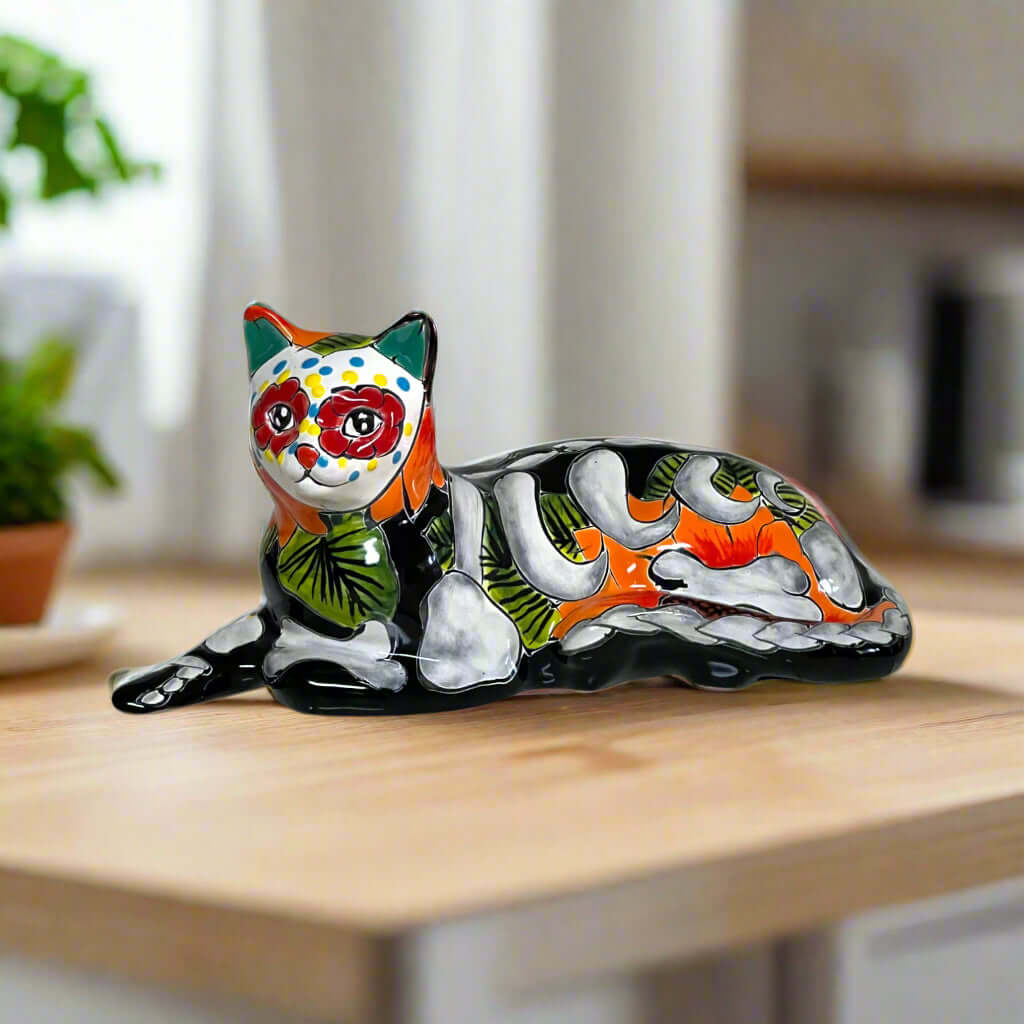 Estatua de Gato de Talavera | Decoración de Cerámica Mexicana del Día de Muertos