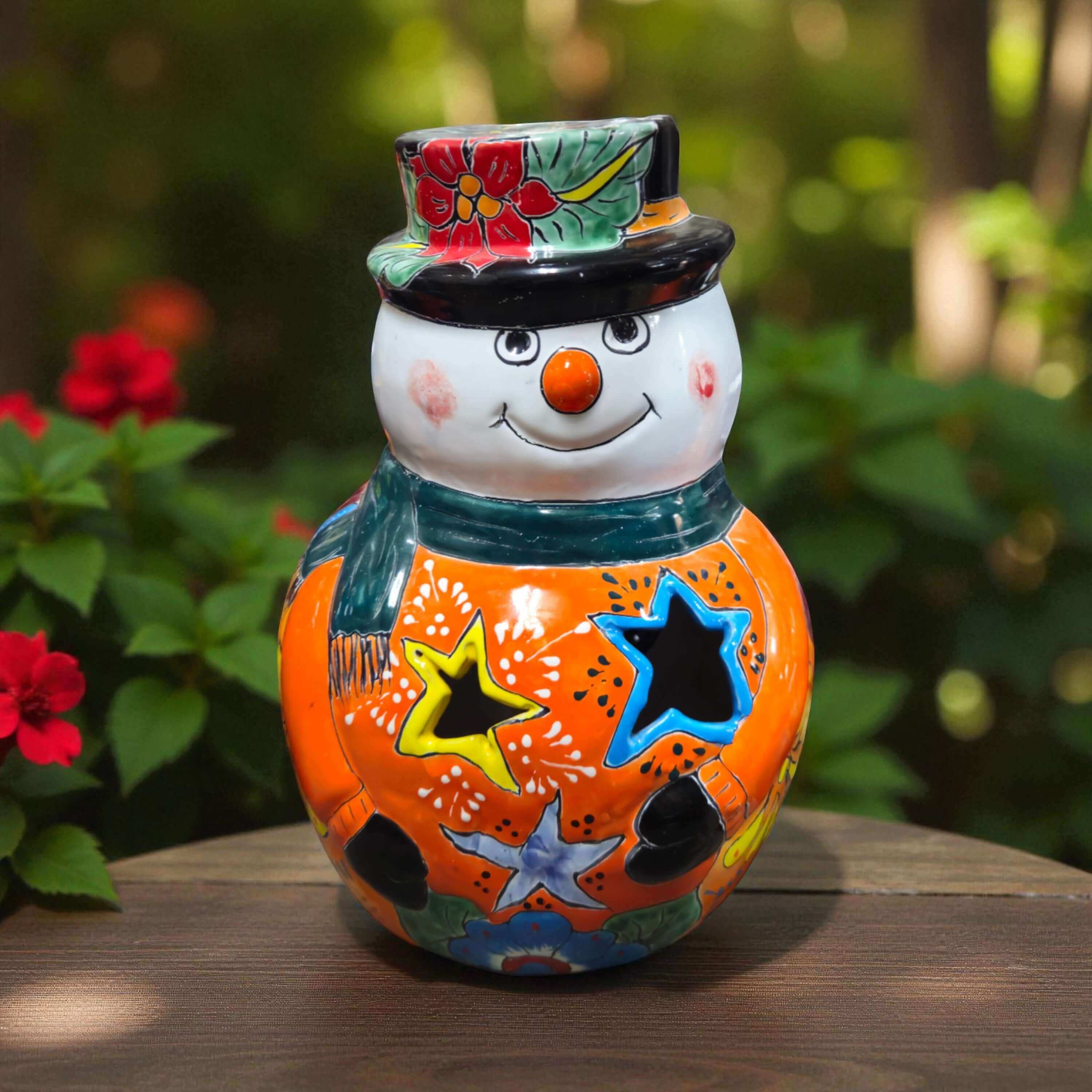 Figurilla de muñeco de nieve de Talavera | Arte festivo navideño pintado a mano