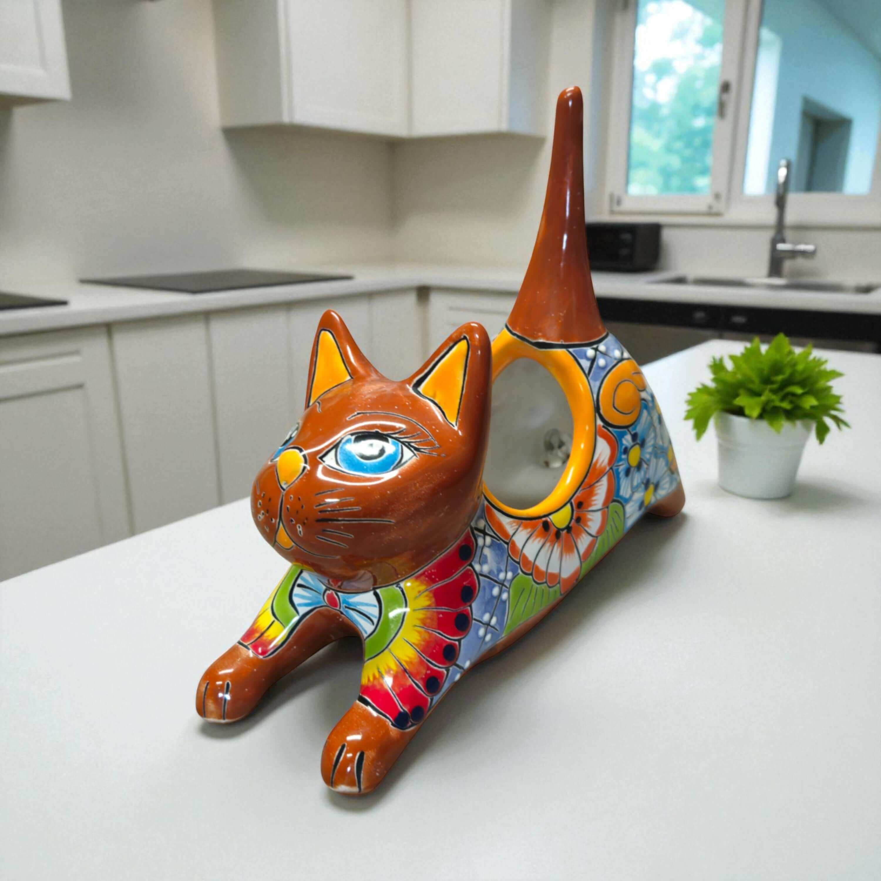 Maceta de Talavera con diseño de gato | Maceta artesanal colorida de animal estirado
