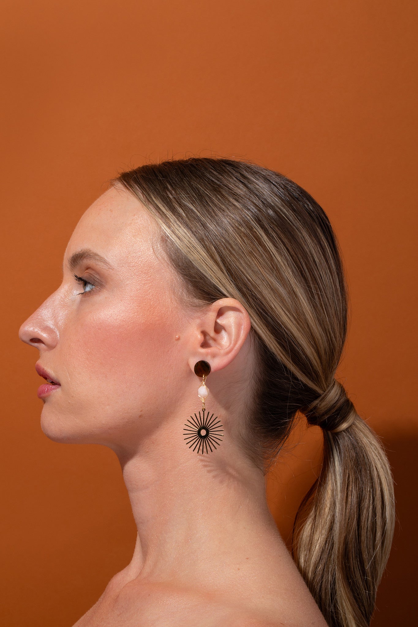 Pendientes Isela Sun Burst de jade marrón y rosa